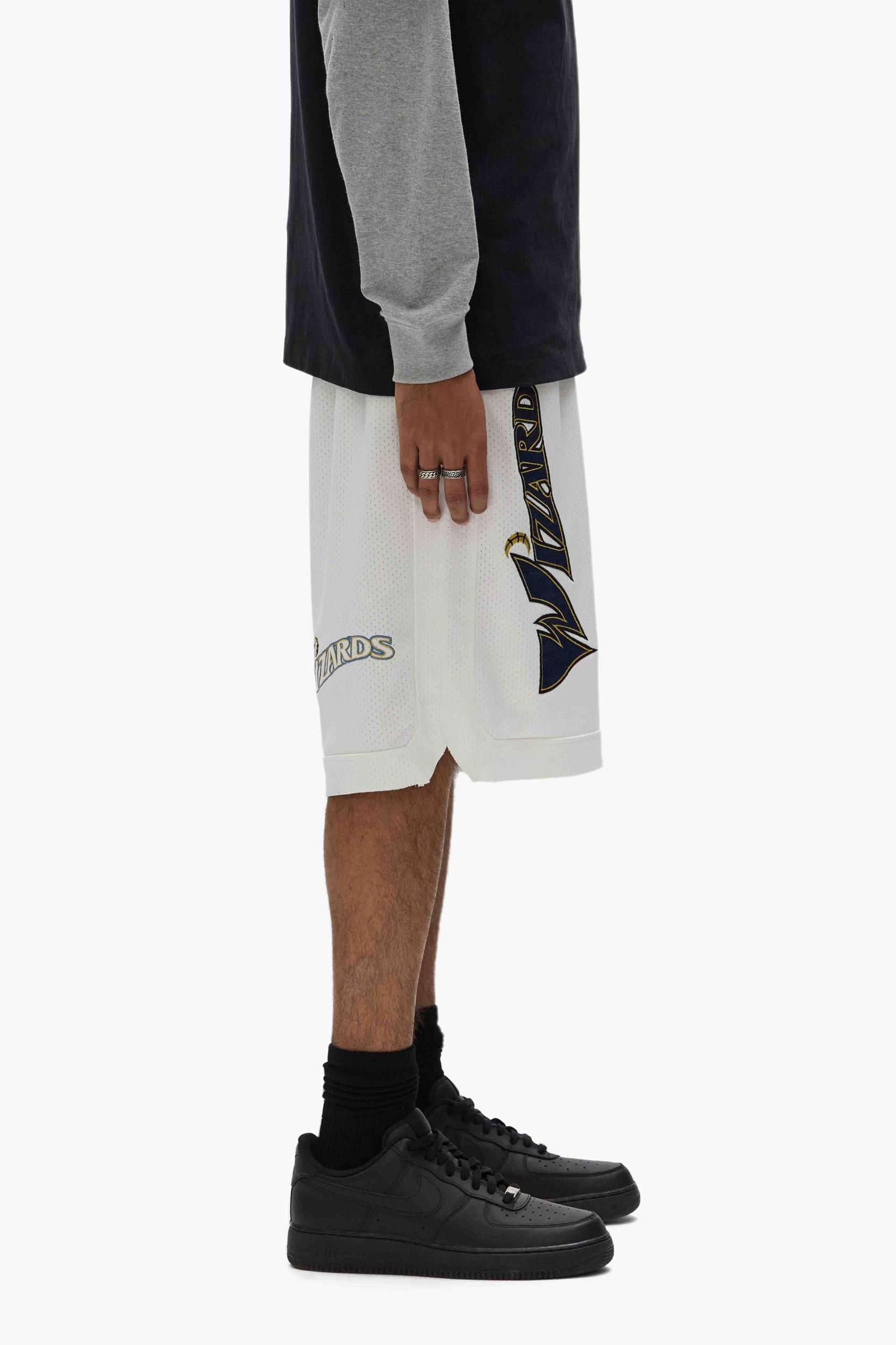 Wizards Mesh Shorts Male Product Image
