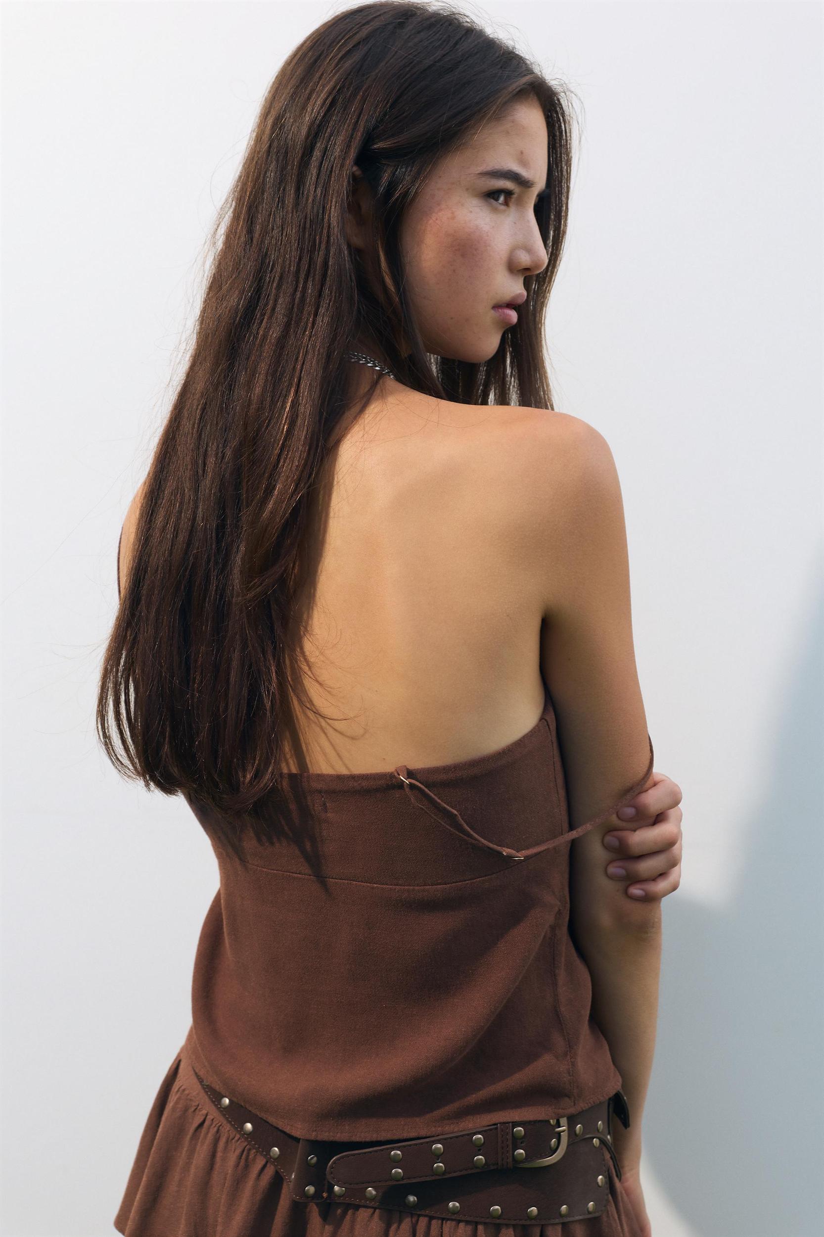 Strappy top with linen Product Image