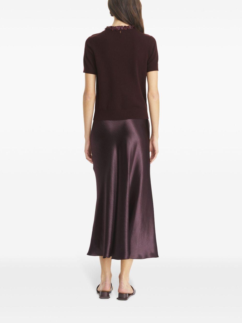 embroidered-neckline t-shirt  Product Image