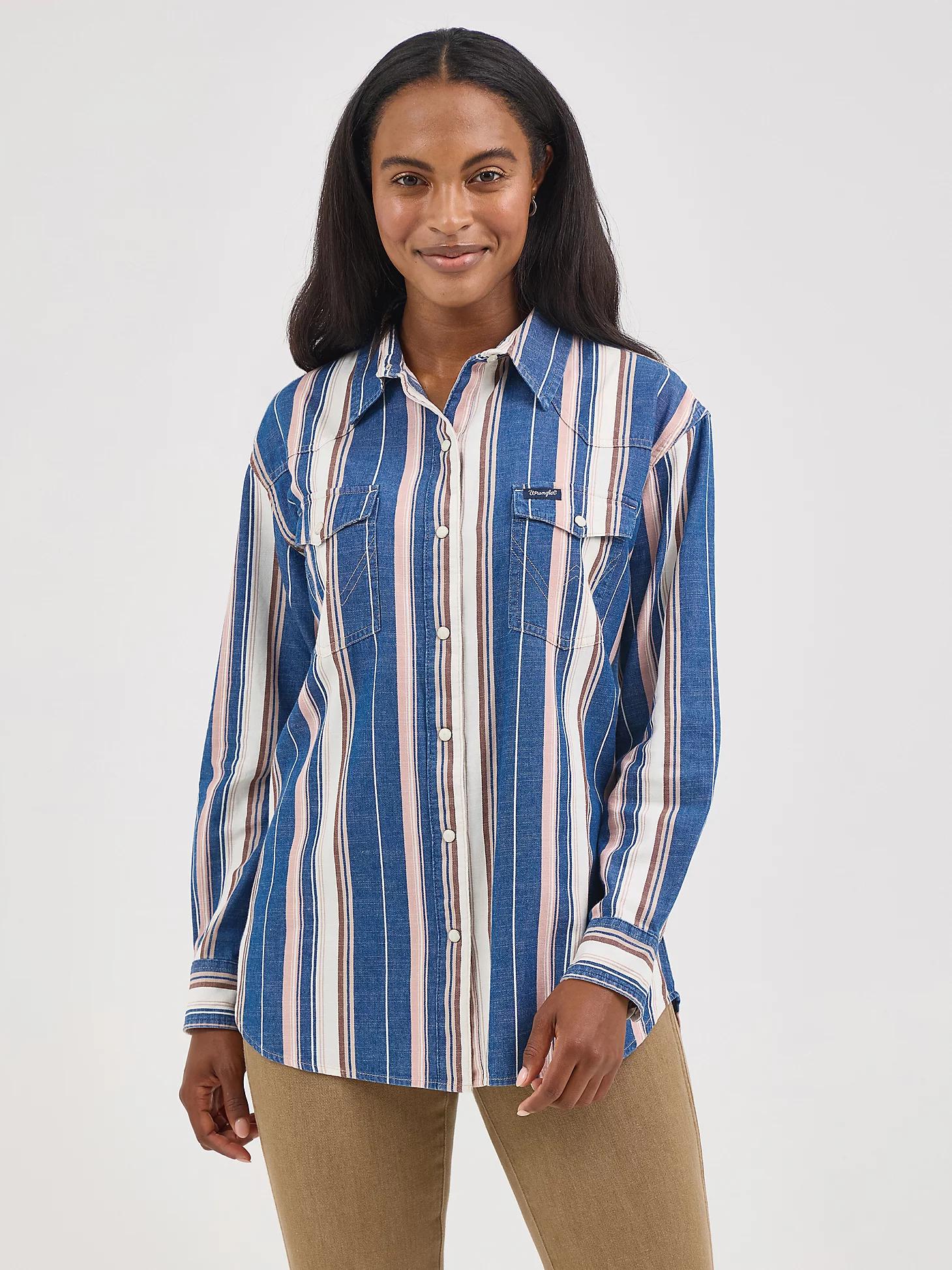 Women's Wrangler Retro® Boyfriend Western Snap Shirt in Brushpopper Product Image