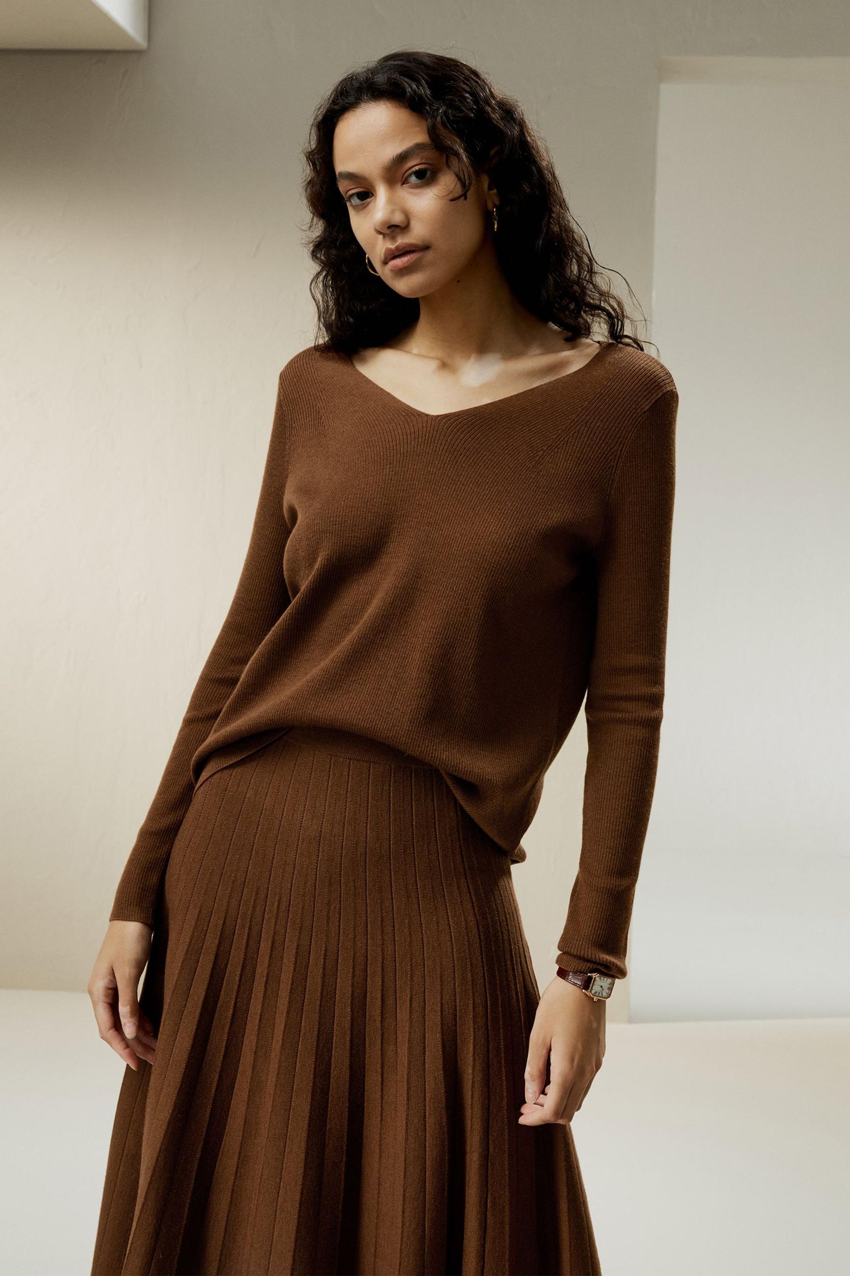 V-neck Ultra-fine Merino Wool Sweater Product Image