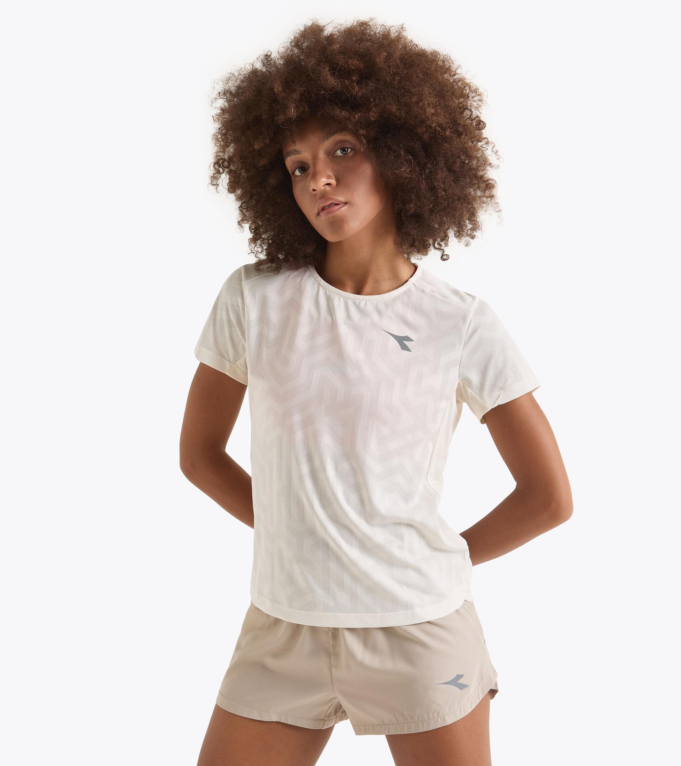 L. SUPER LIGHT SS T-SHIRT Product Image