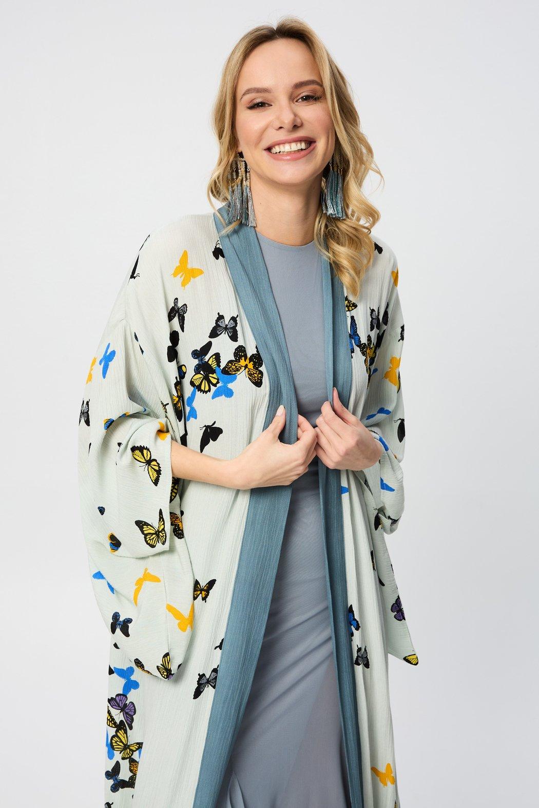 Butterfly Kisses Kimono Product Image