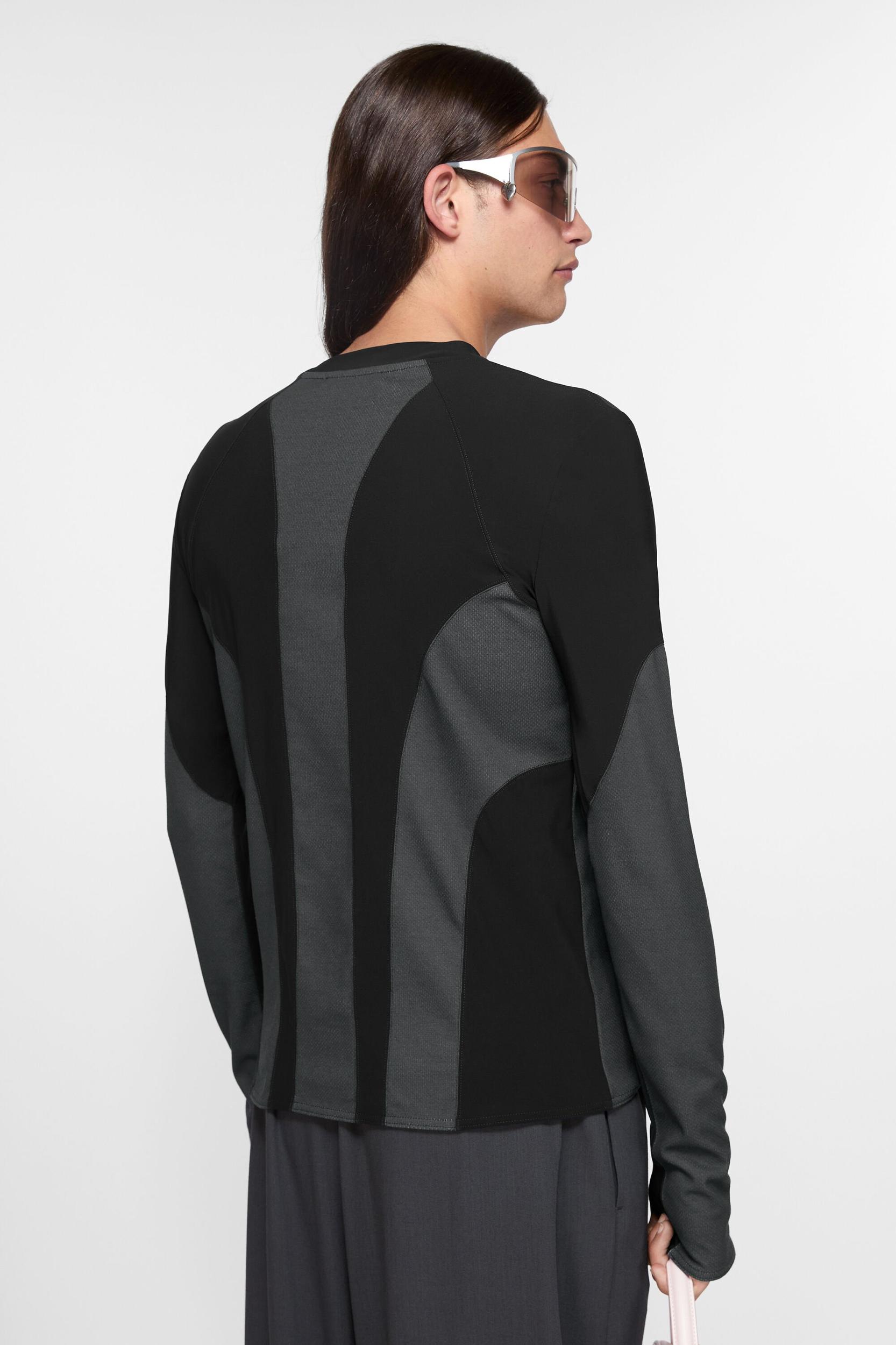 Long sleeve t-shirt logo Product Image