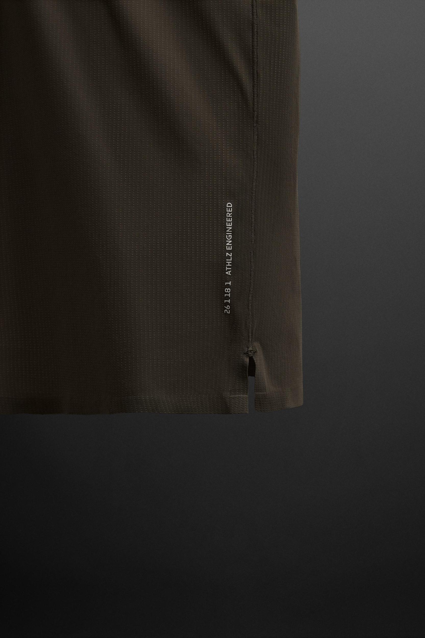 LIGHTWEIGHT TECHNICAL TANK TOP Product Image