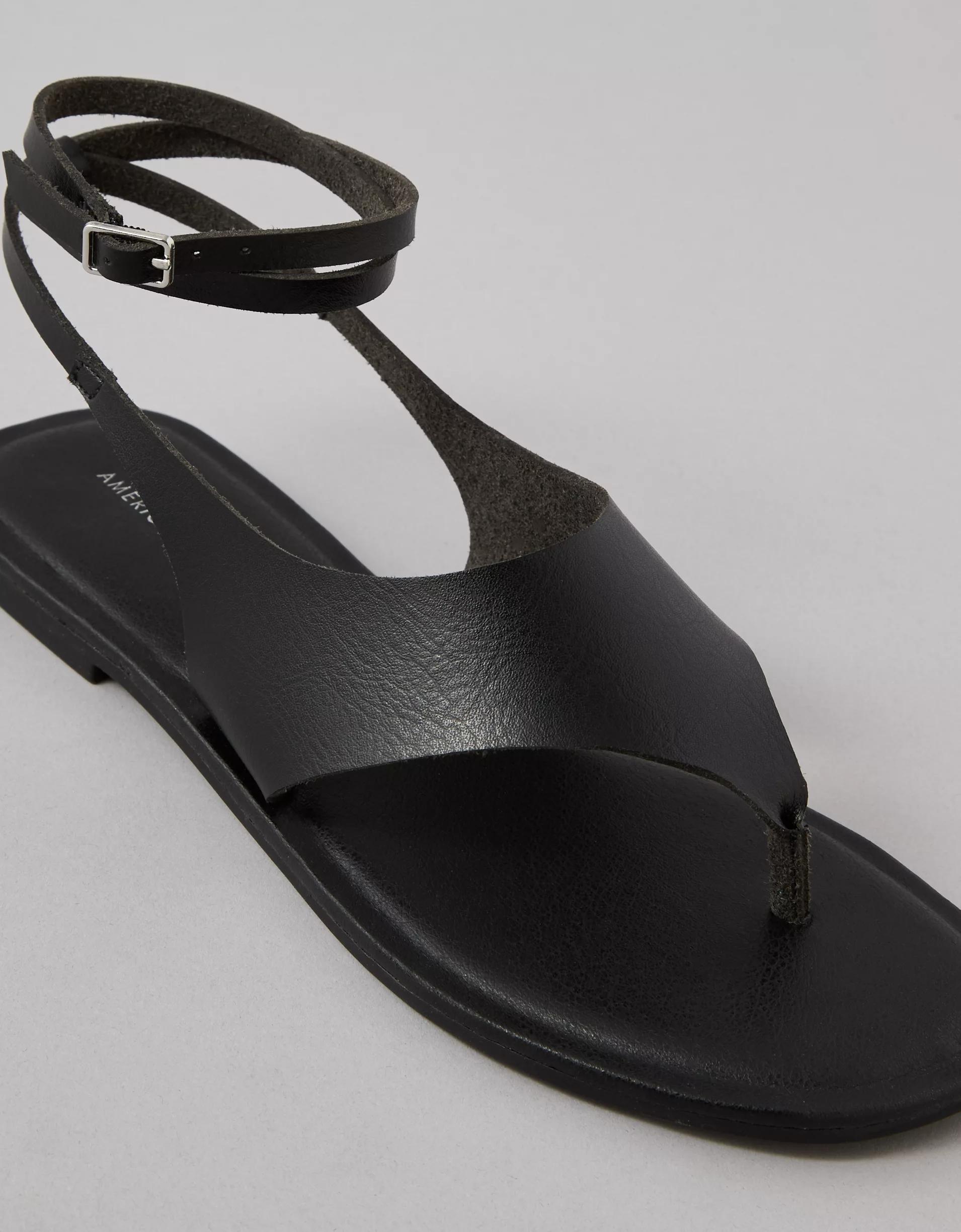 AE Hooded Thong Sandal Product Image