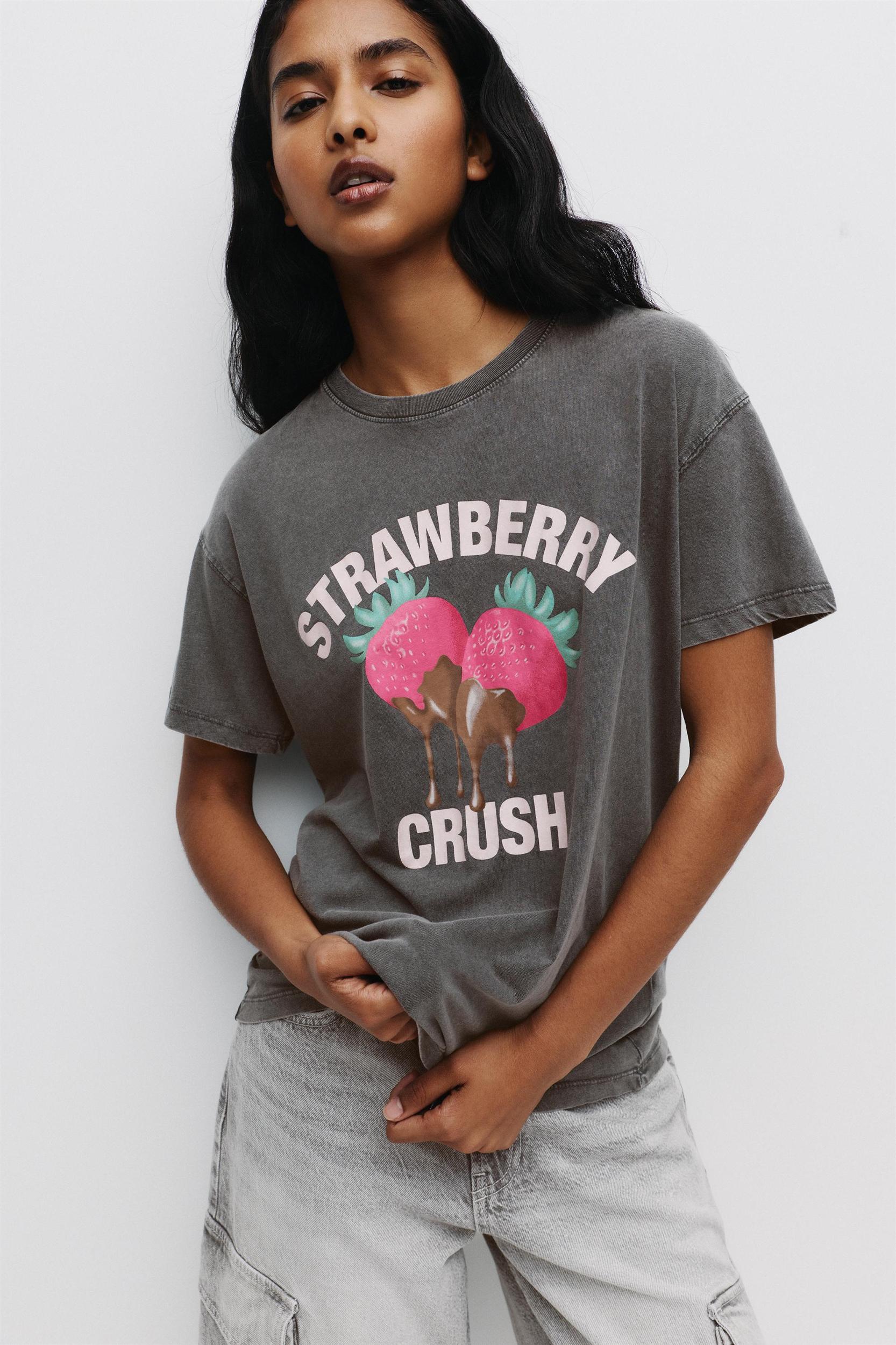 Strawberry T-shirt Product Image