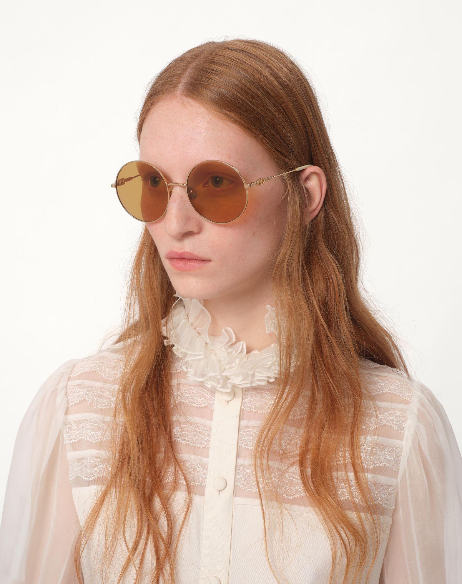 Round Oversized Metal Frame Product Image