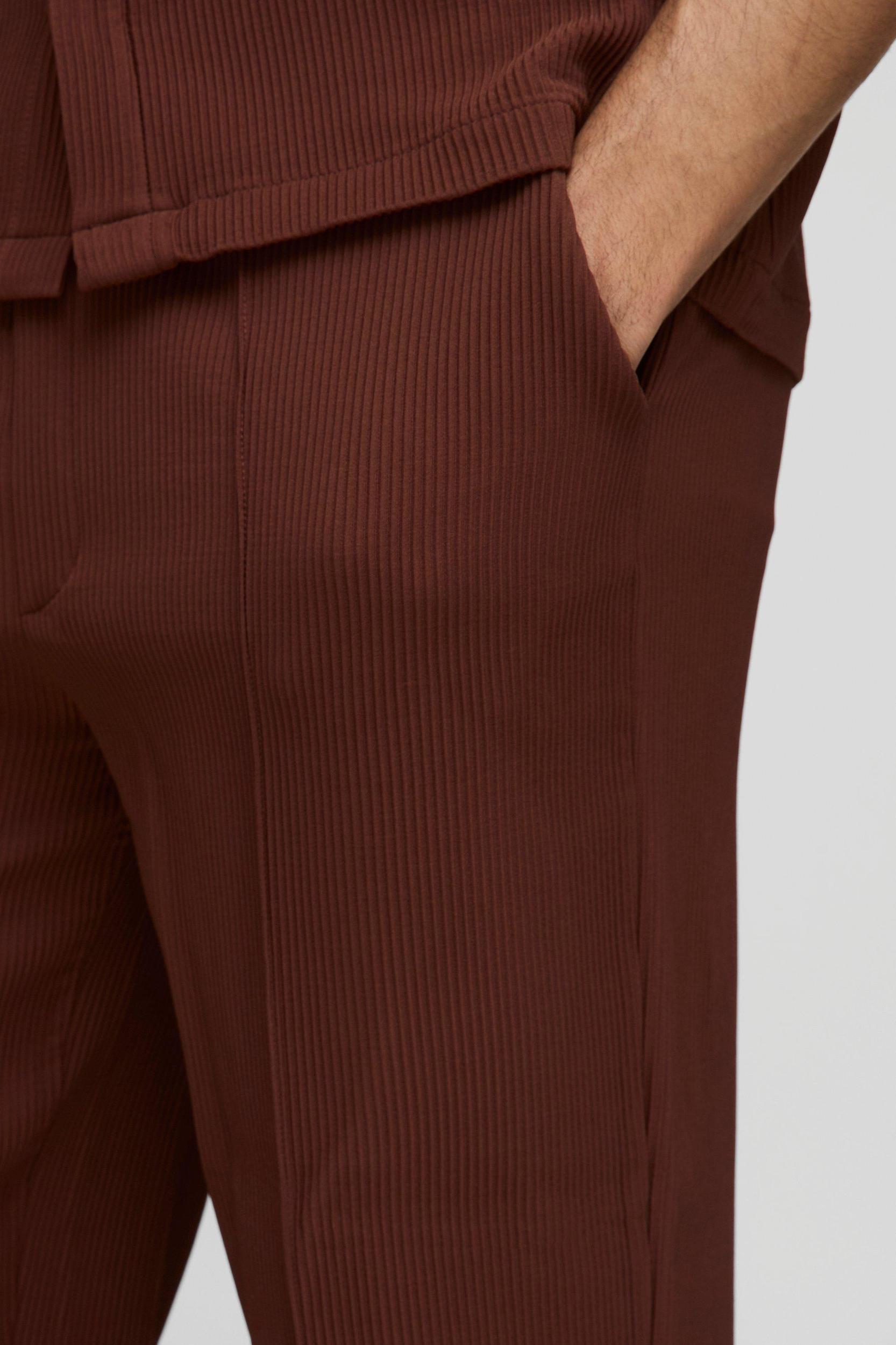 Relaxed Fit Elasticated Waist Pleated Pants | boohooMAN USA Product Image
