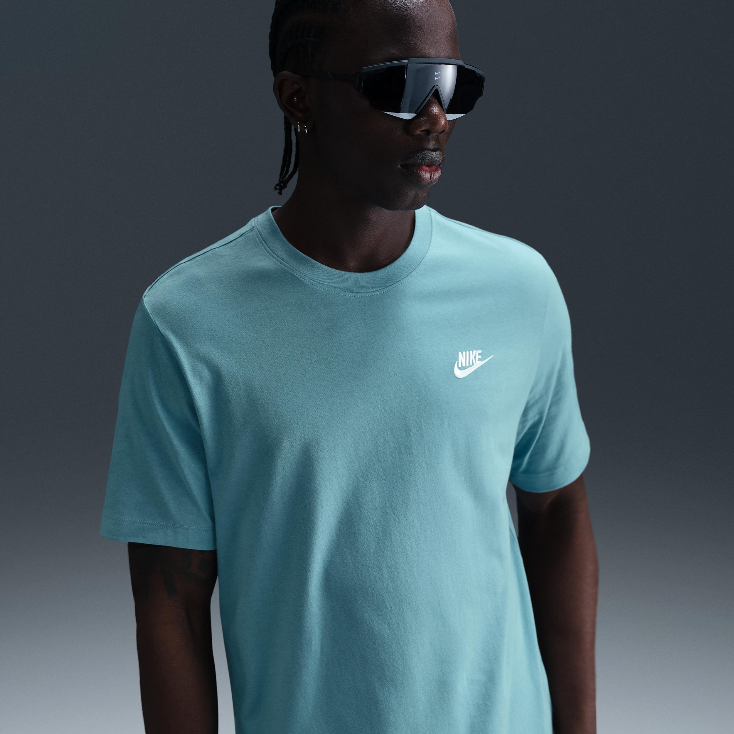 Men's Nike Sportswear Club T-Shirt Product Image