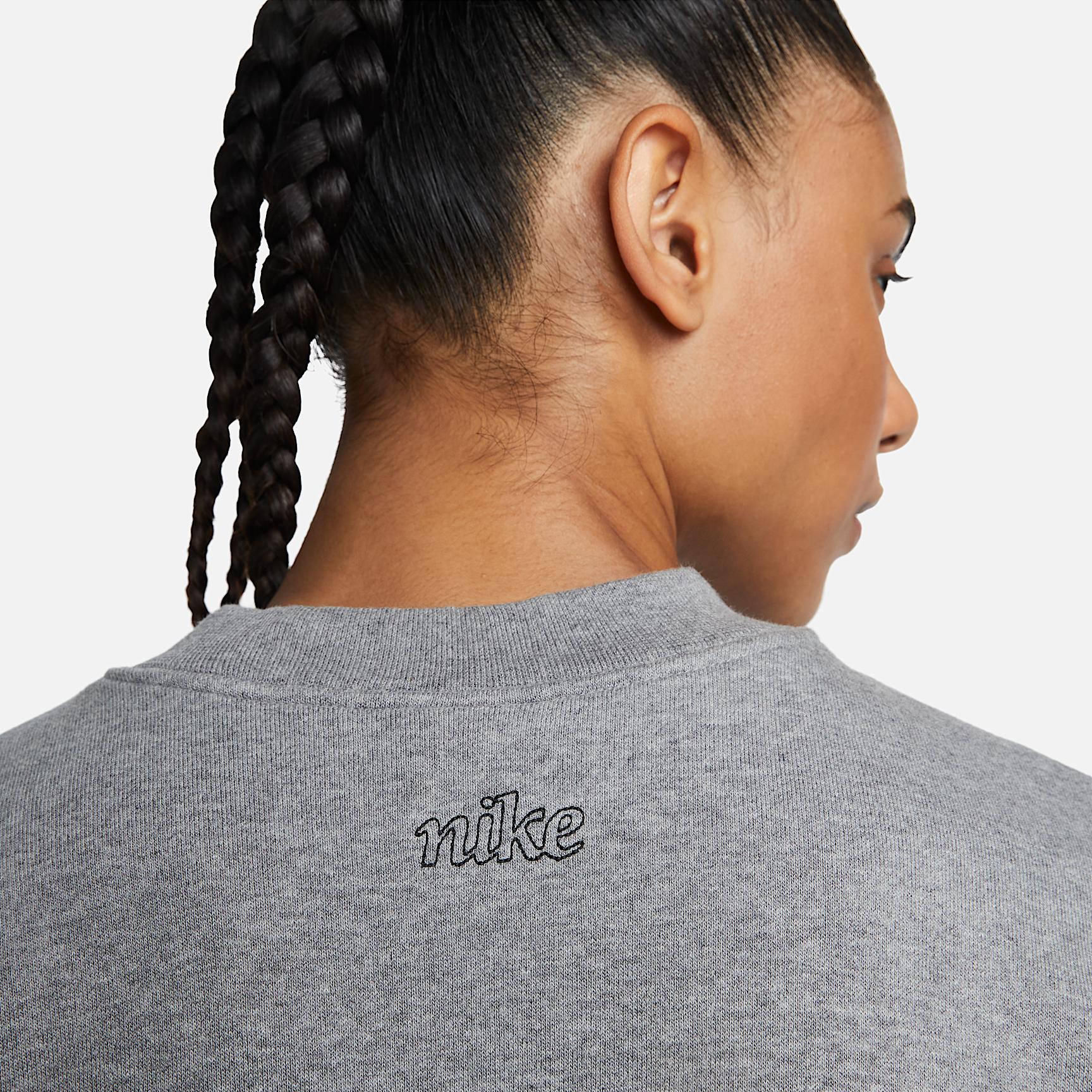 Nike Womens Dri-FIT Get Fit Graphic Crewneck Sweatshirt | DQ5542-091 Product Image