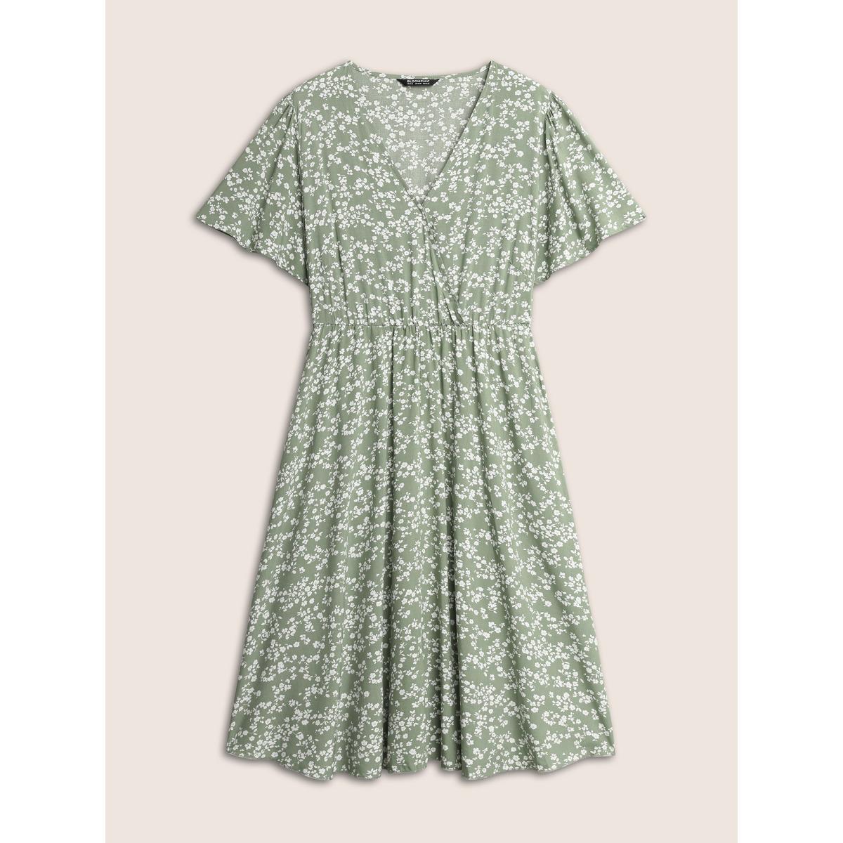 Plus Size Bloom Dress - Ditsy Floral Elastic Waist Ruffles Pocket Knee Dress LightGreen Women Leisure Non V-neck Short sleeve Curvy Knee Dress BloomChic 28/5X Product Image
