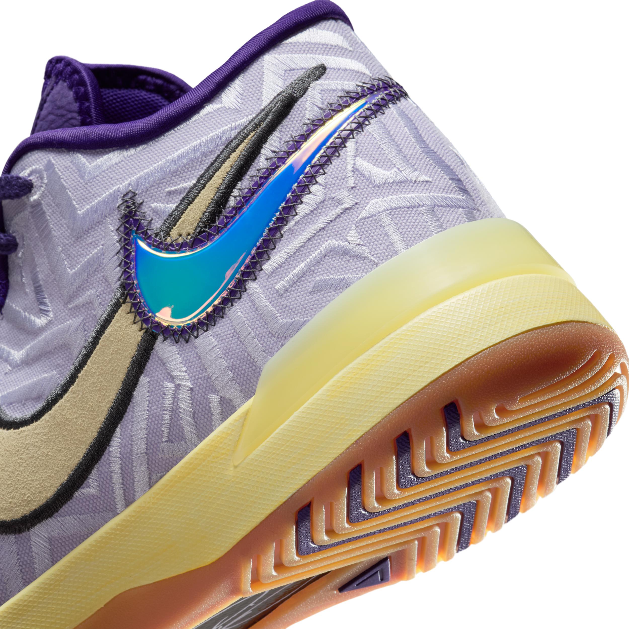 Nike Men's LeBron NXXT Genisus Basketball Shoes Product Image