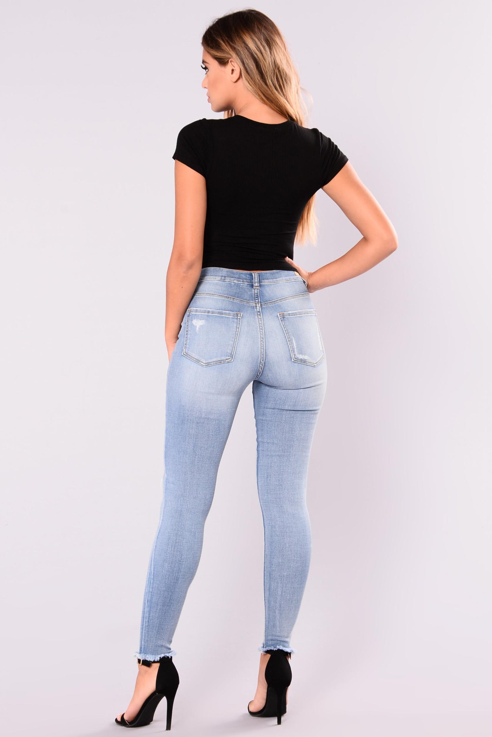 Jaclyn Crop Top - Black Product Image