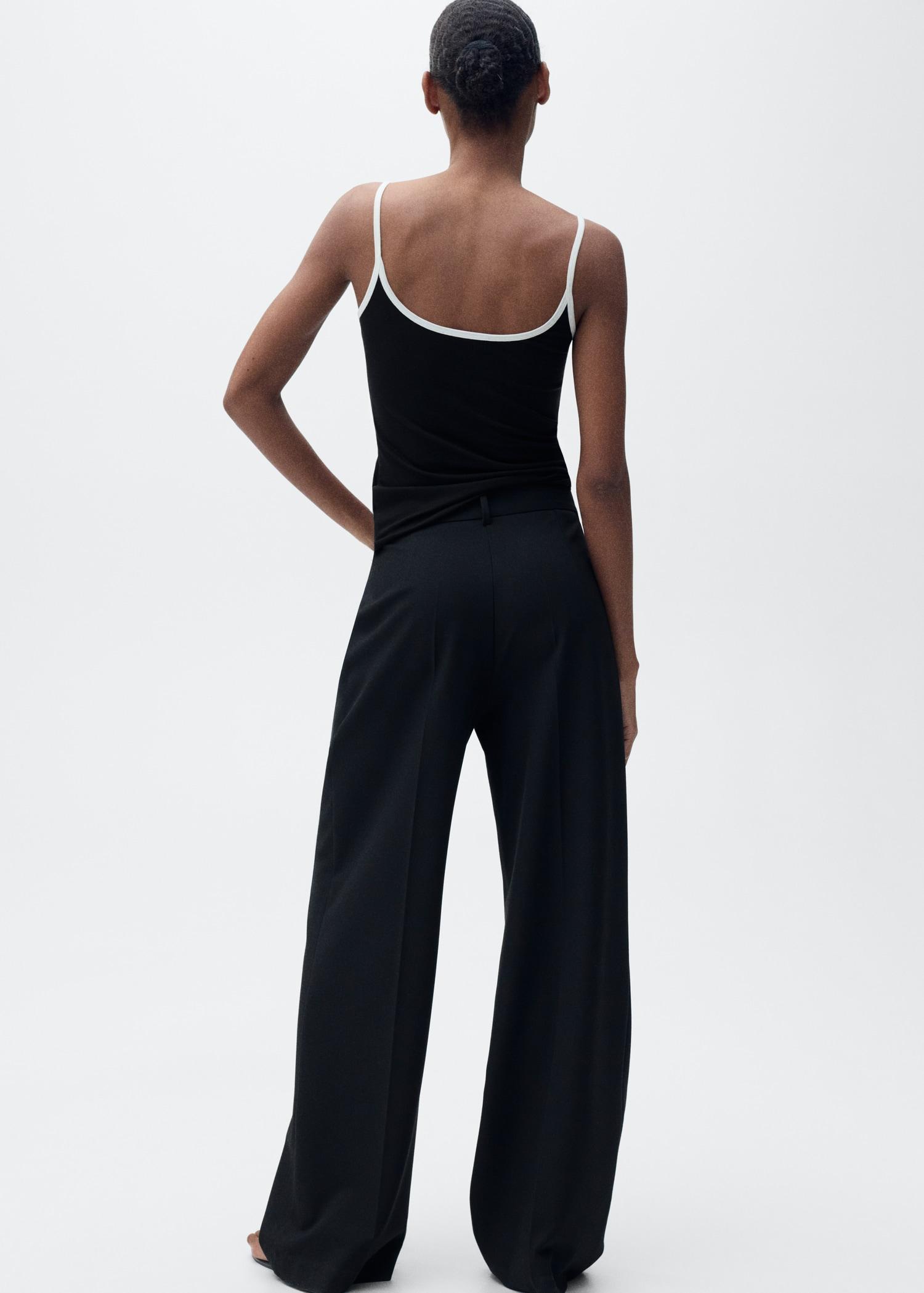 Lyocell top with contrasting trim - Women | MANGO USA Product Image