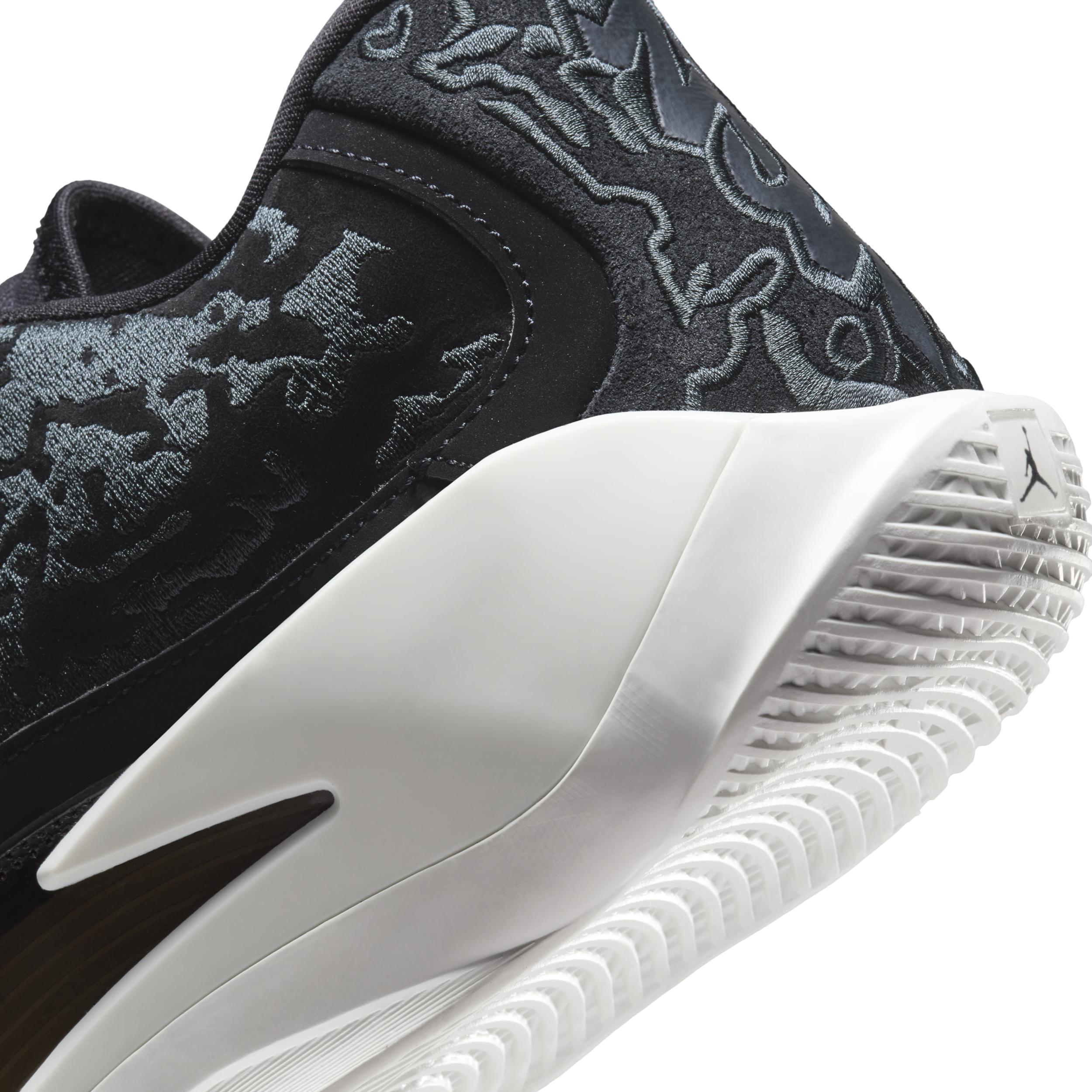 Nike Men's Zion 3 M.U.D. "Ash" SE Basketball Shoes Product Image