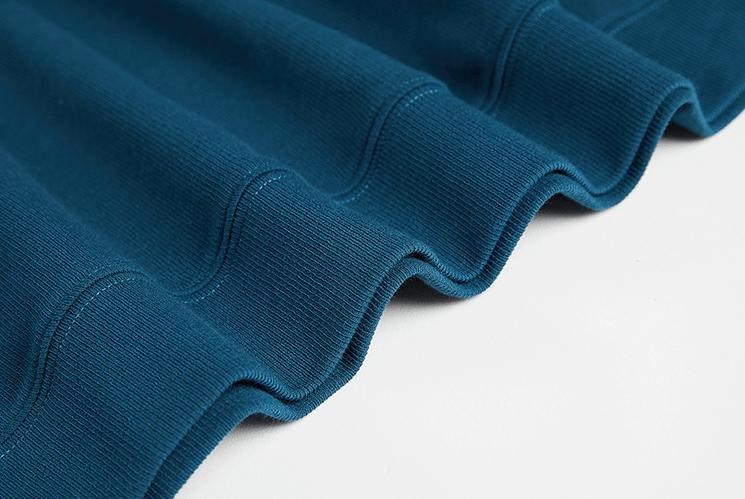 RT No. 3204 ROUND NECK SWEATER Product Image