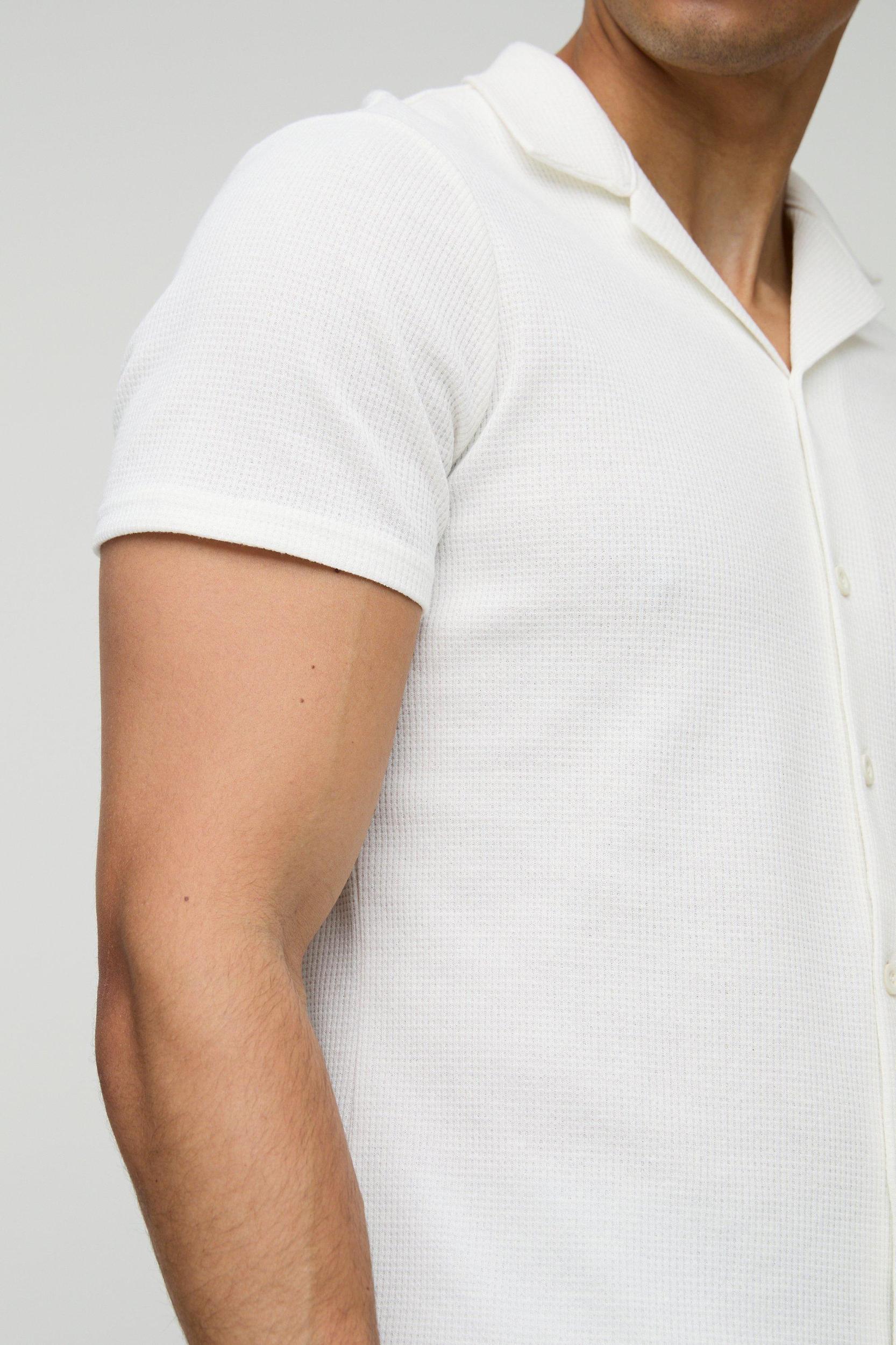 Slim Fit Short Sleeve Revere Waffle Shirt | boohooMAN USA Product Image