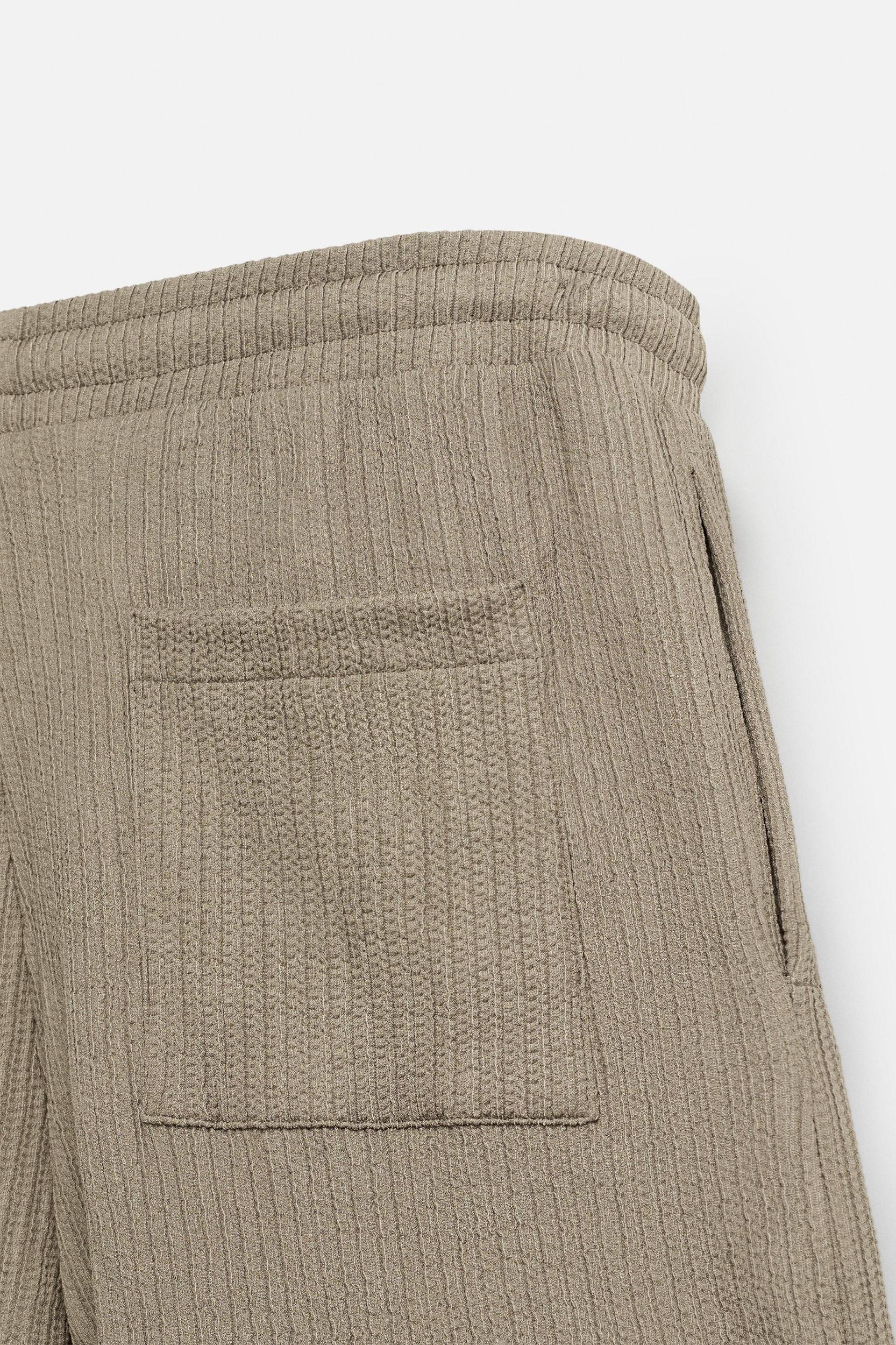 IRREGULAR TEXTURED SHORTS Product Image