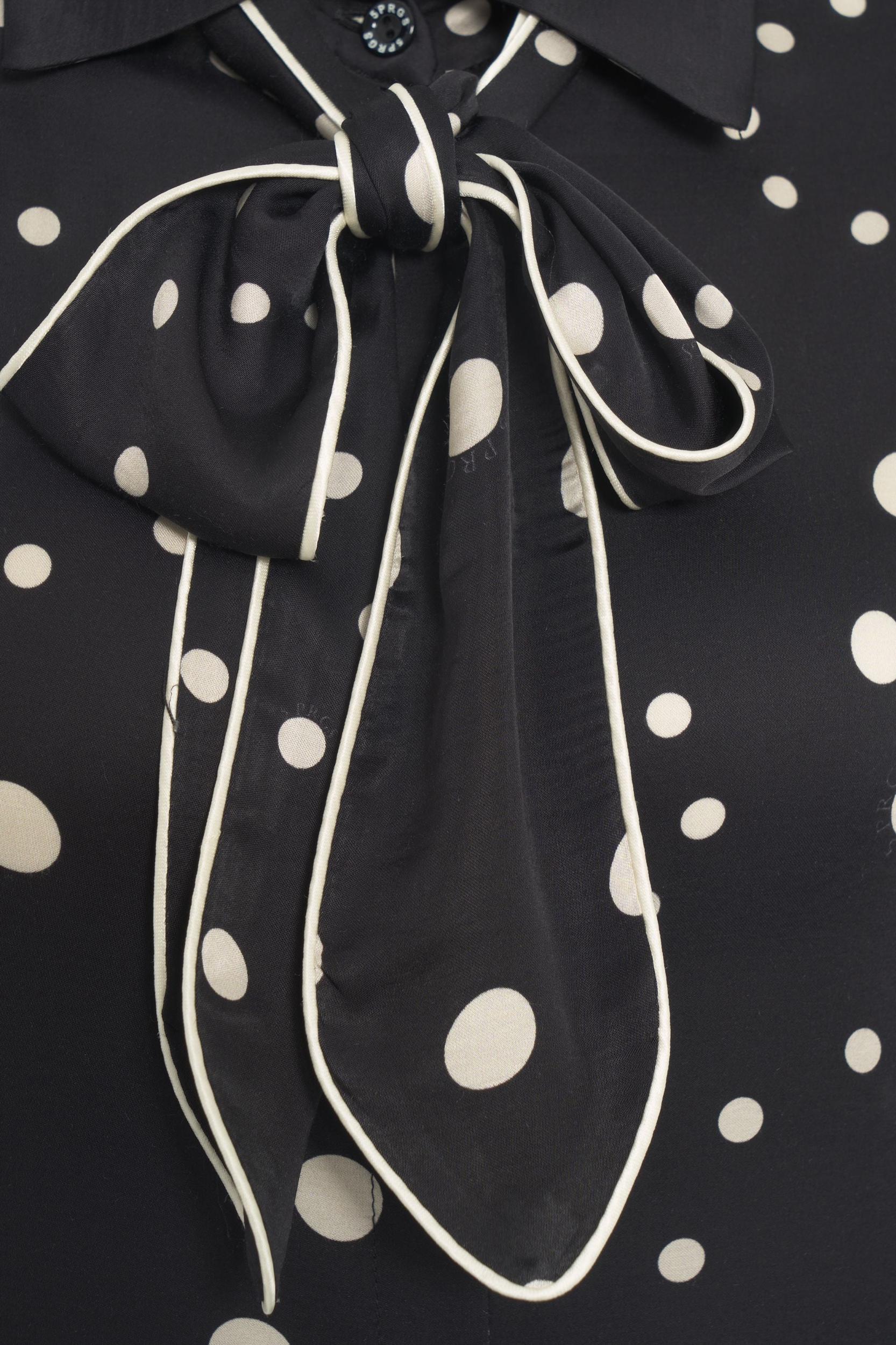 Blouse with bow collar Product Image