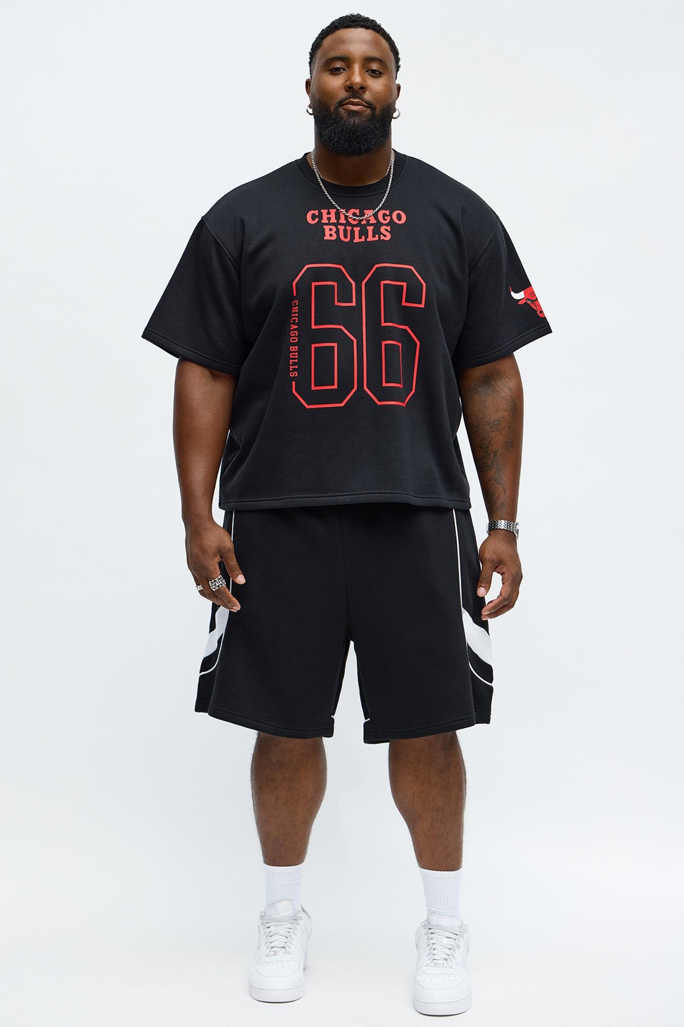 Bulls Oversized Tee - Black Male Product Image
