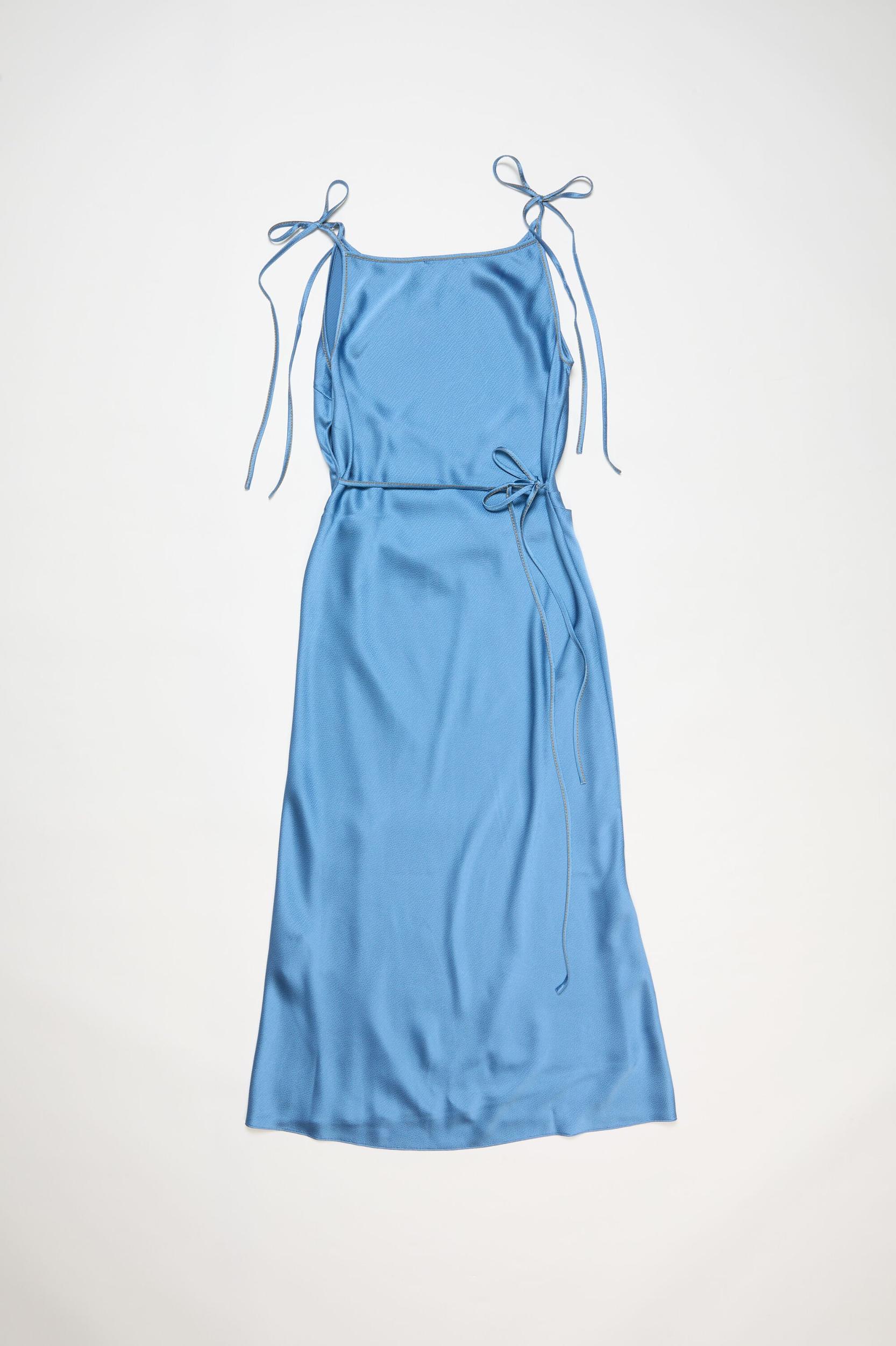 Sleeveless wrap dress Product Image