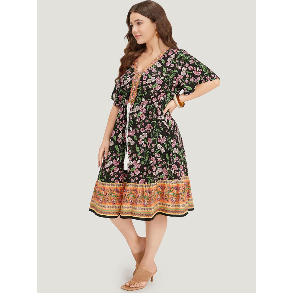 Plus Size Floral Print Pocket Tassels Ties Patchwork Dress Black Women Vacation Tassels V-neck Short sleeve Curvy Midi Dress BloomChic 14-16/1X Product Image