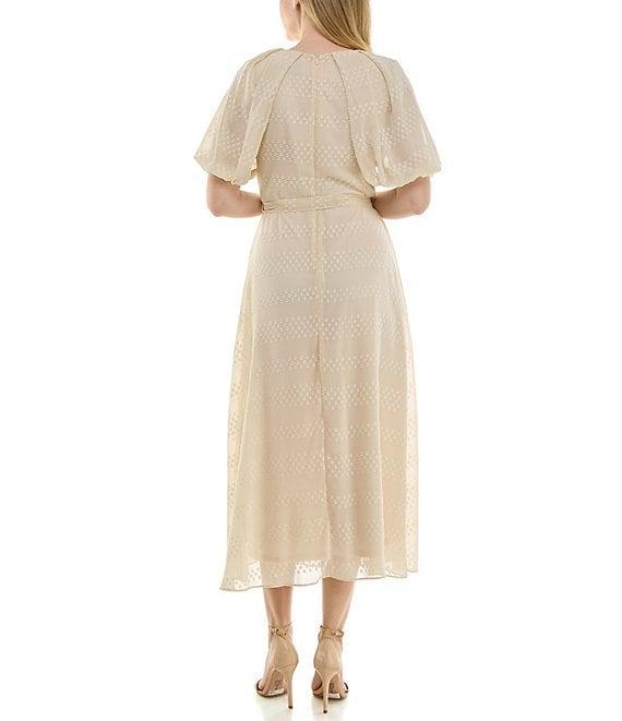 Moda Tara Short Puffed Sleeve V-Neck Chiffon A-Line Midi Dress Product Image