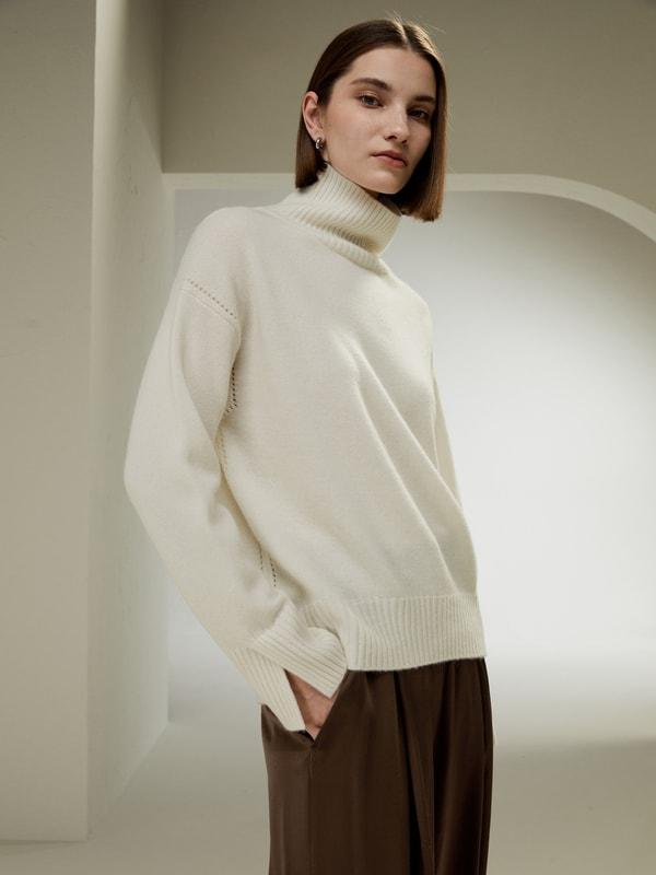 Turtleneck Relaxed-Fit Cashmere Sweater Product Image