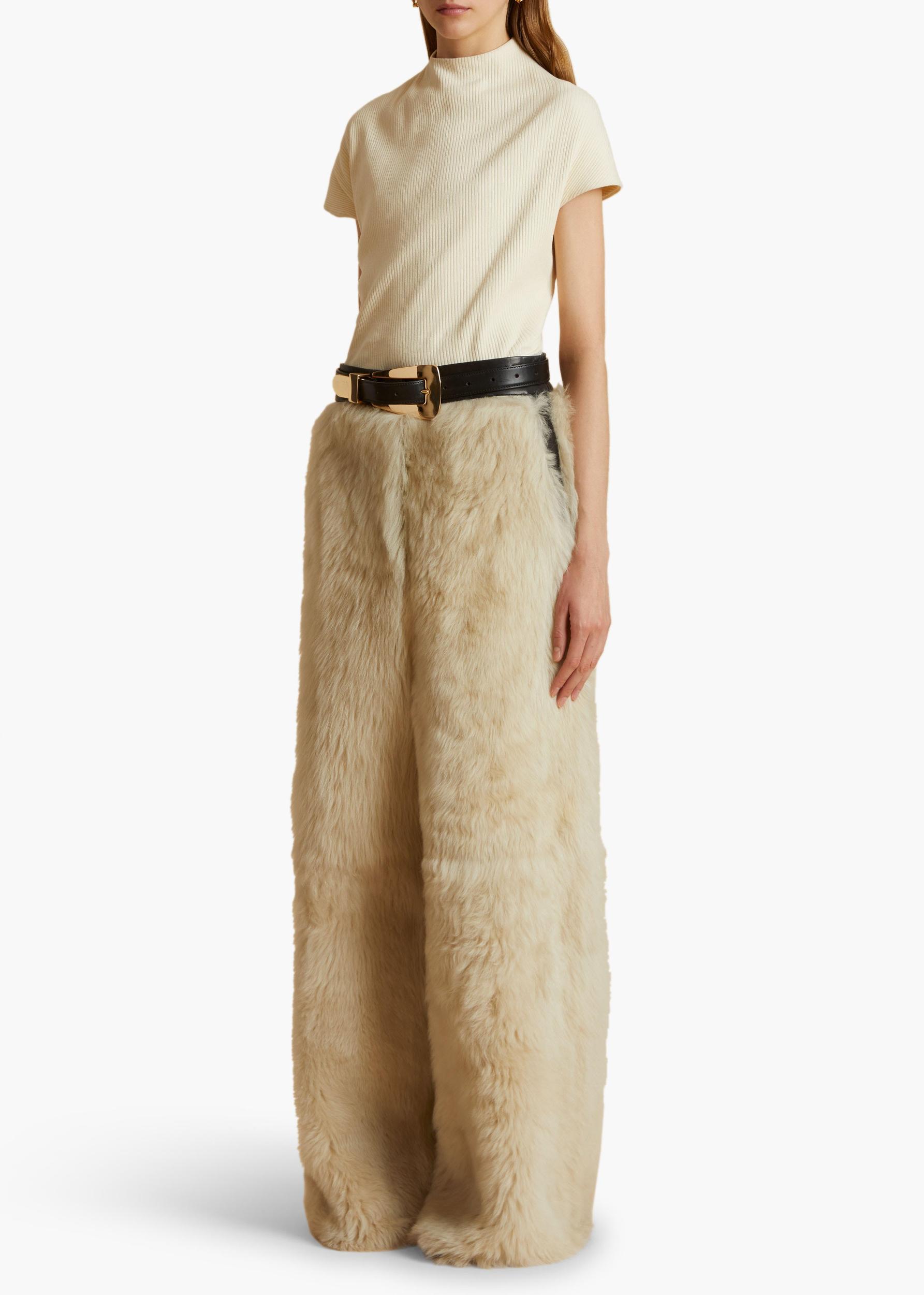 Lucca Belt in Black Leather with Gold Product Image