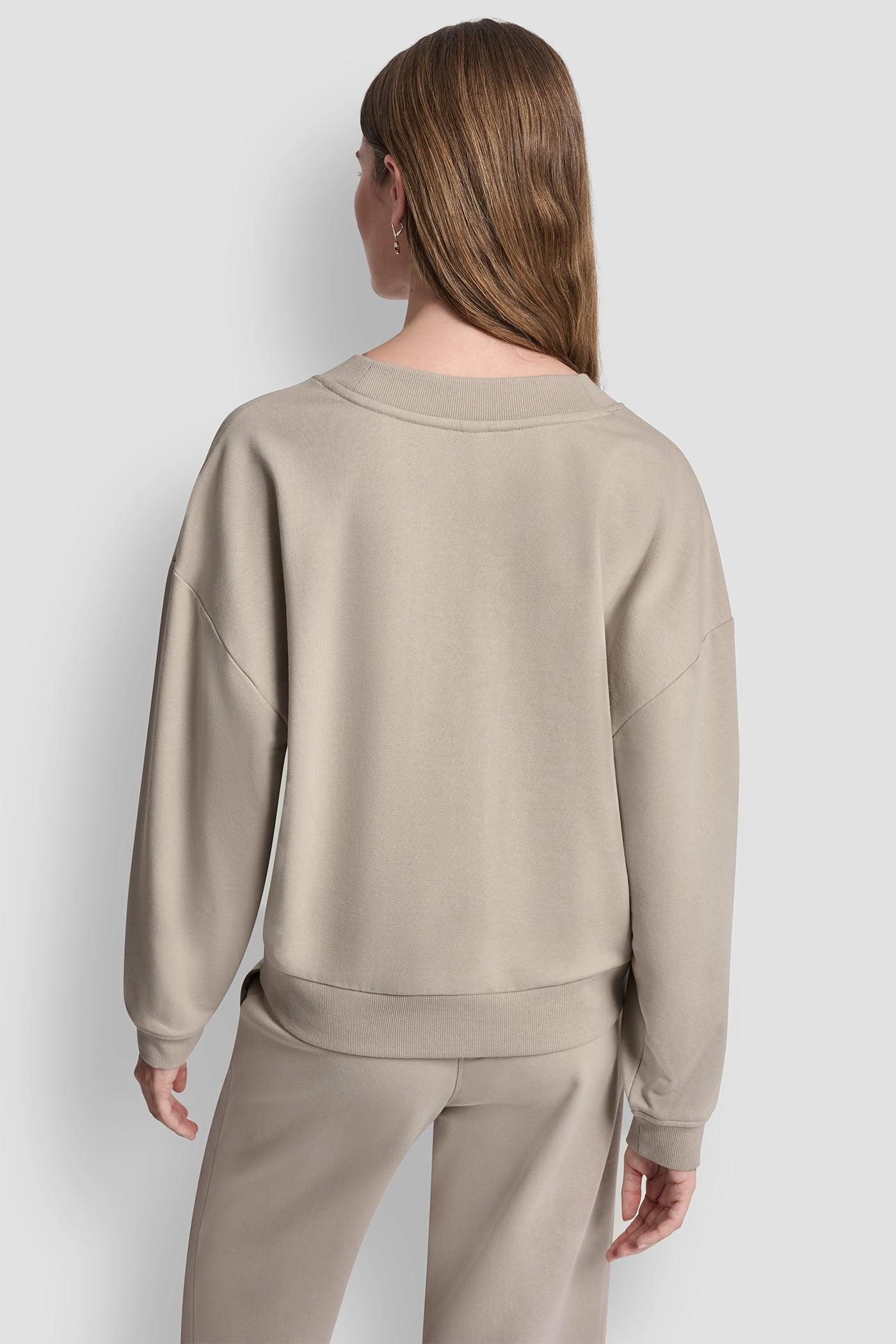 METALLIC BUBBLE LOGO V-NECK PULLOVER Product Image