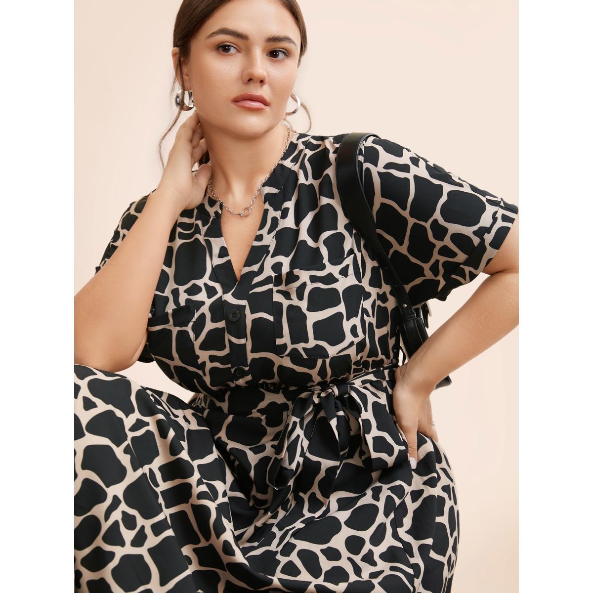 Plus Size Geometric Notched Patched Pocket Belted Dress Tan Women At the Office Belted Flat collar with V-notch Short sleeve Curvy BloomChic 28/5X Product Image