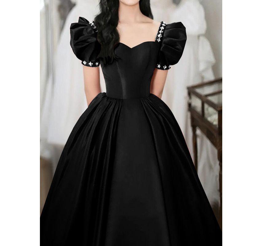 Puff-Sleeve Velvet A-Line Evening Gown Product Image