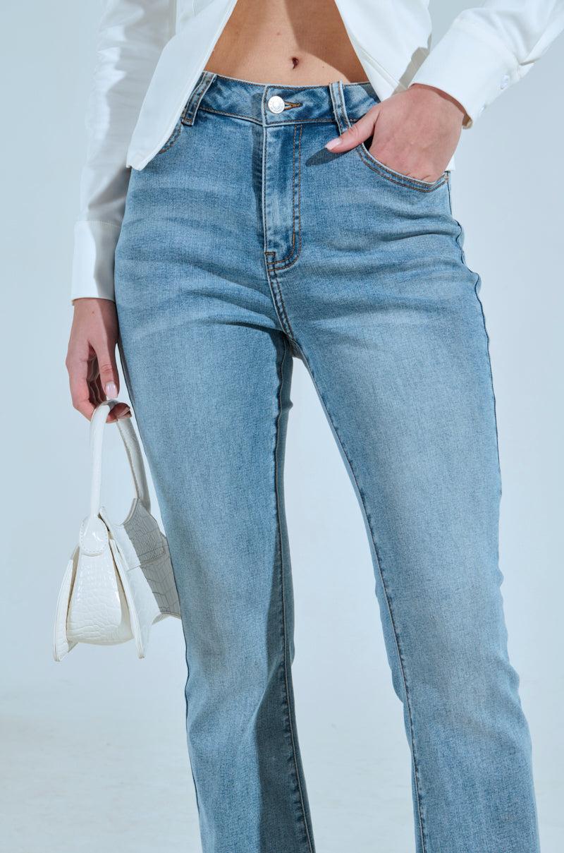 FLEX FIT MEDIUM WASH BOOT CUT Product Image