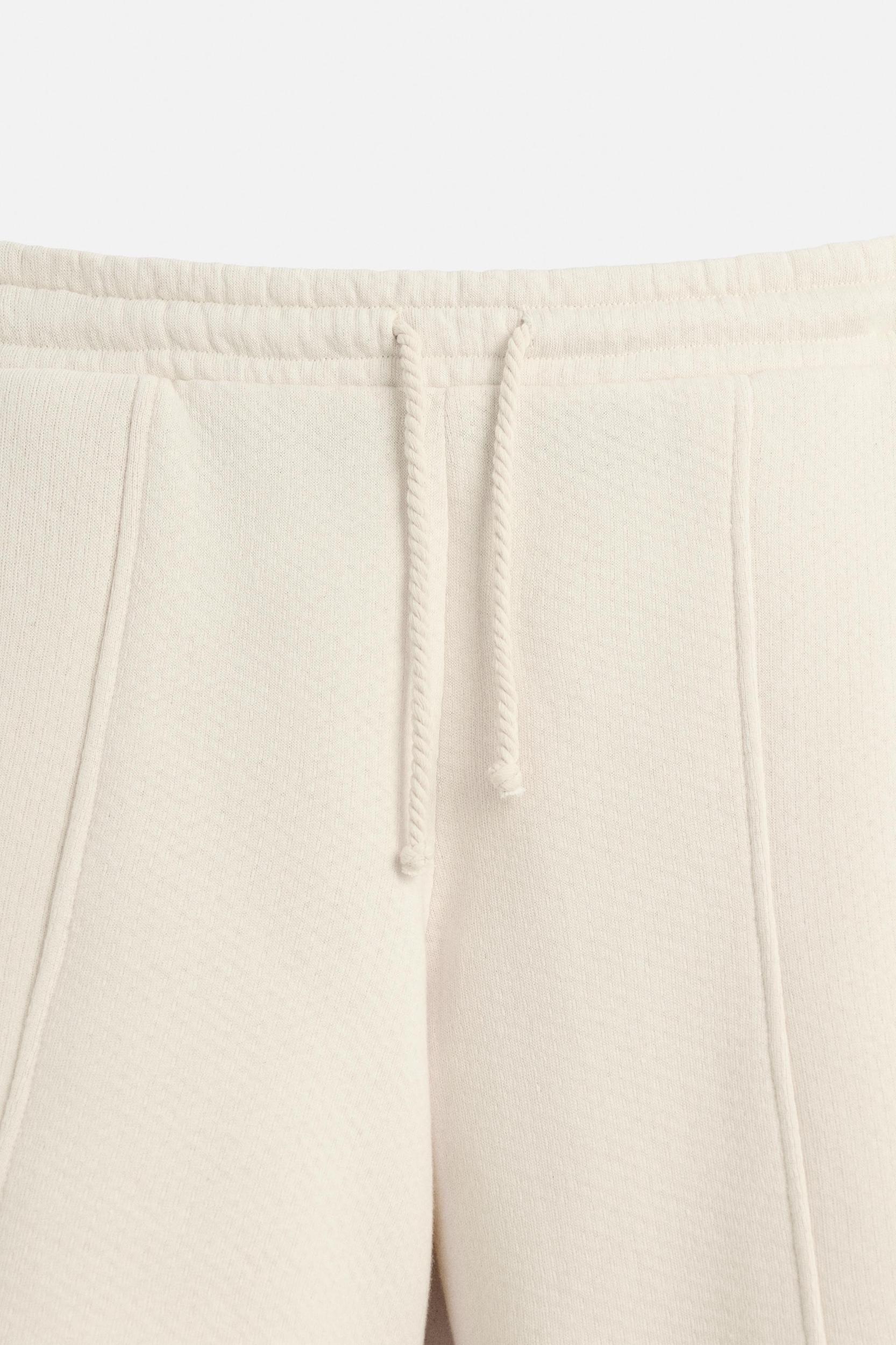 RELAXED FIT JOGGER SHORTS Product Image