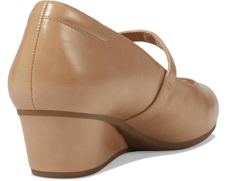 Be Flex Pump Shoes Product Image