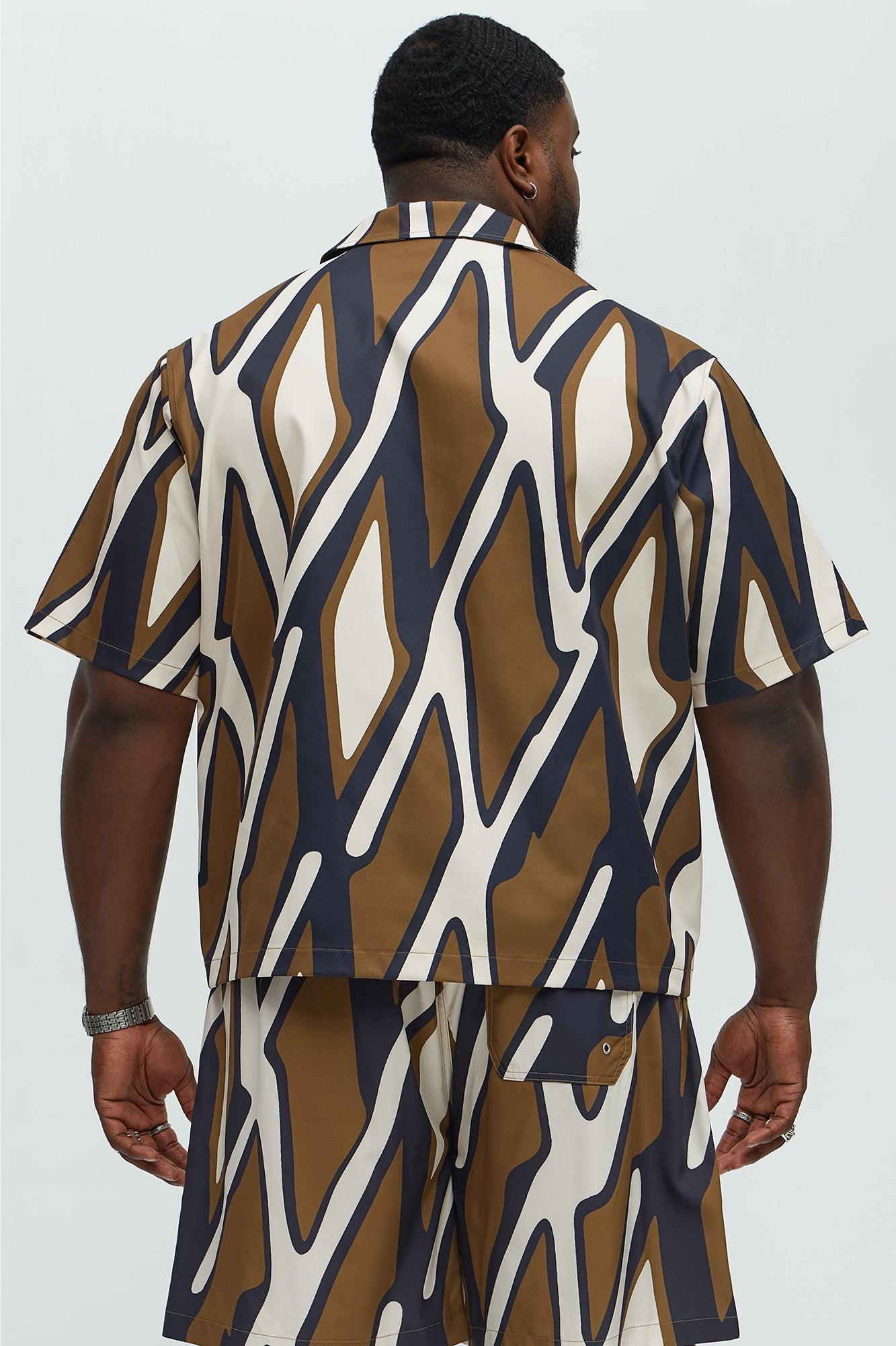 Cropped Chaos Current Printed Cuban Collar Short Sleeve Shirt - Brown Combo Male Product Image