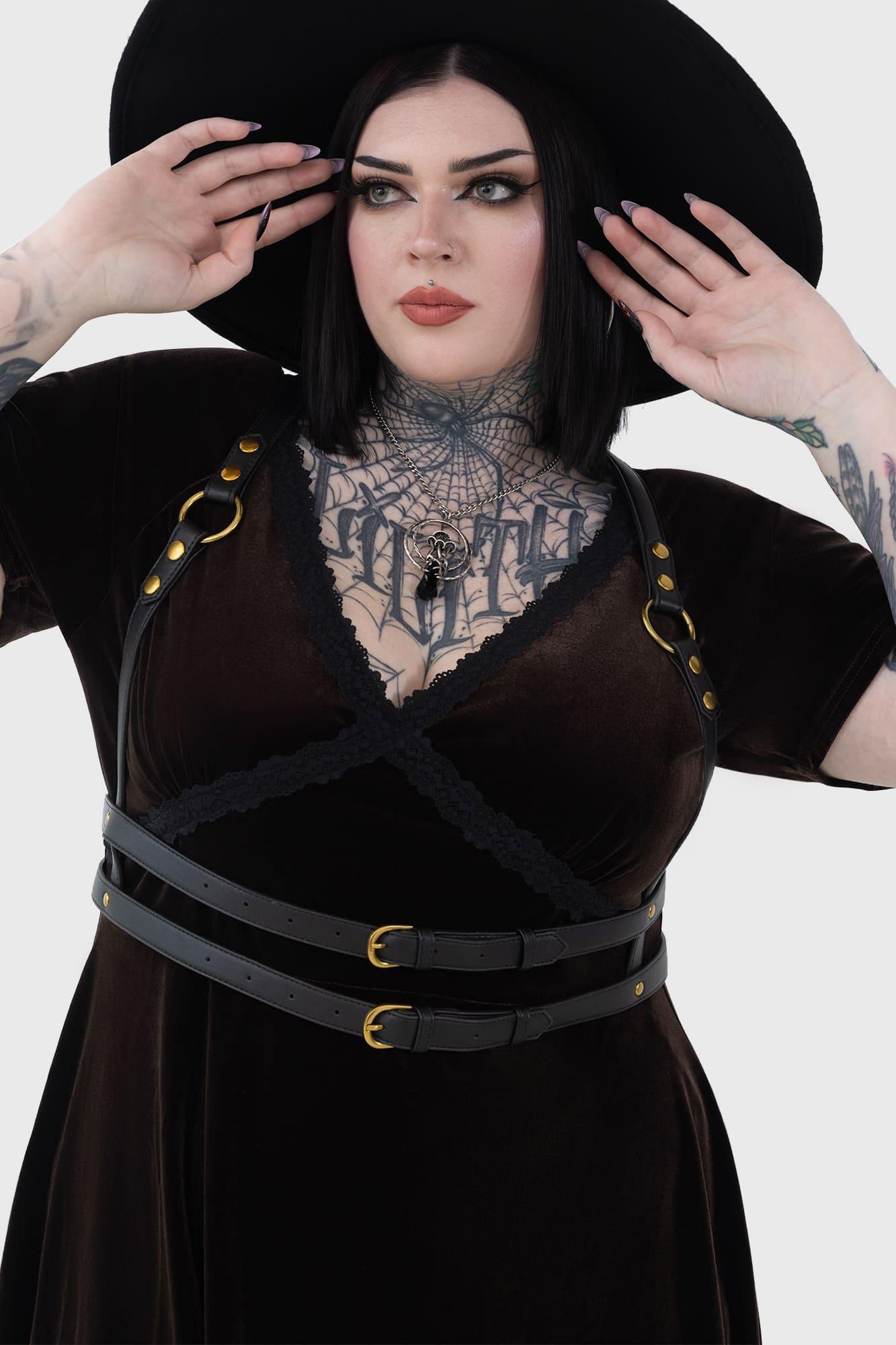 Wanda Harness [BLACK/GOLD] Female Product Image