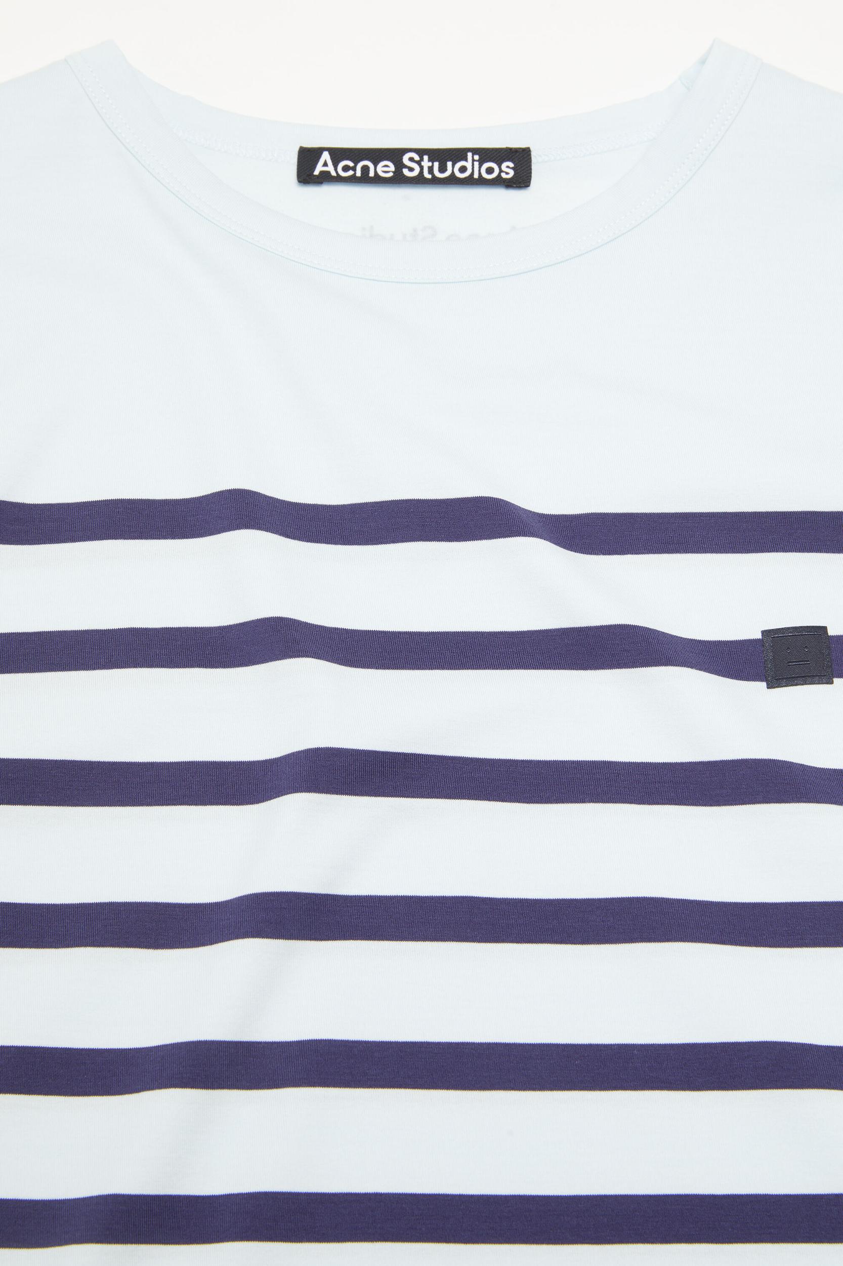 Long sleeve t-shirt Product Image