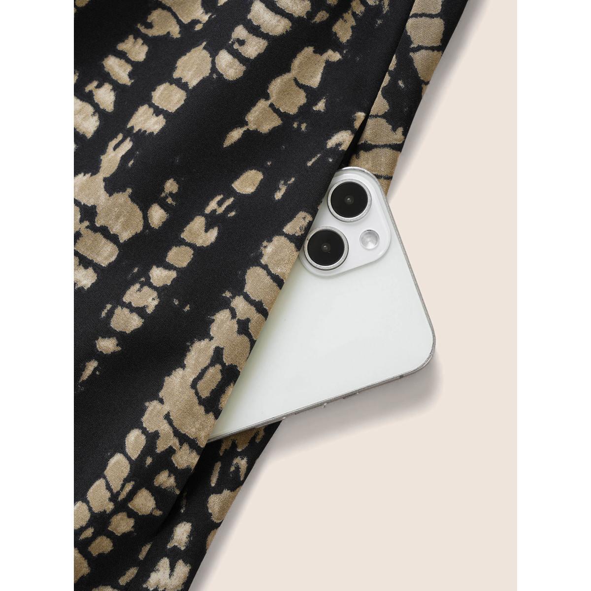 Plus Size V Neck Geometric Ruffles Shirred Dress Black Women At the Office Shirred V-neck Half Sleeve Curvy BloomChic 28/5X Product Image