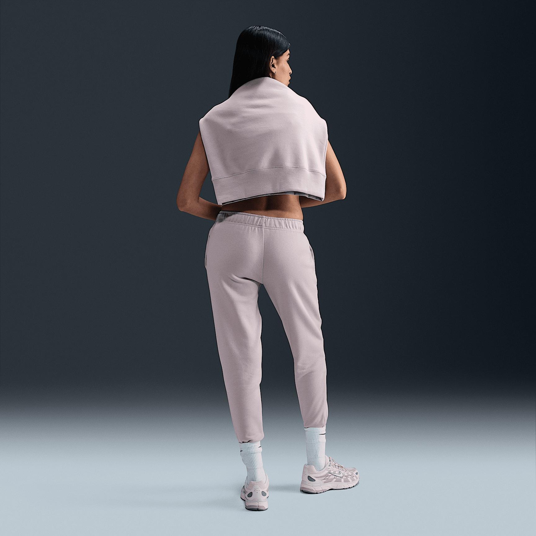 Women's Nike Sportswear Club Fleece Mid-Rise Jogger Pants Product Image