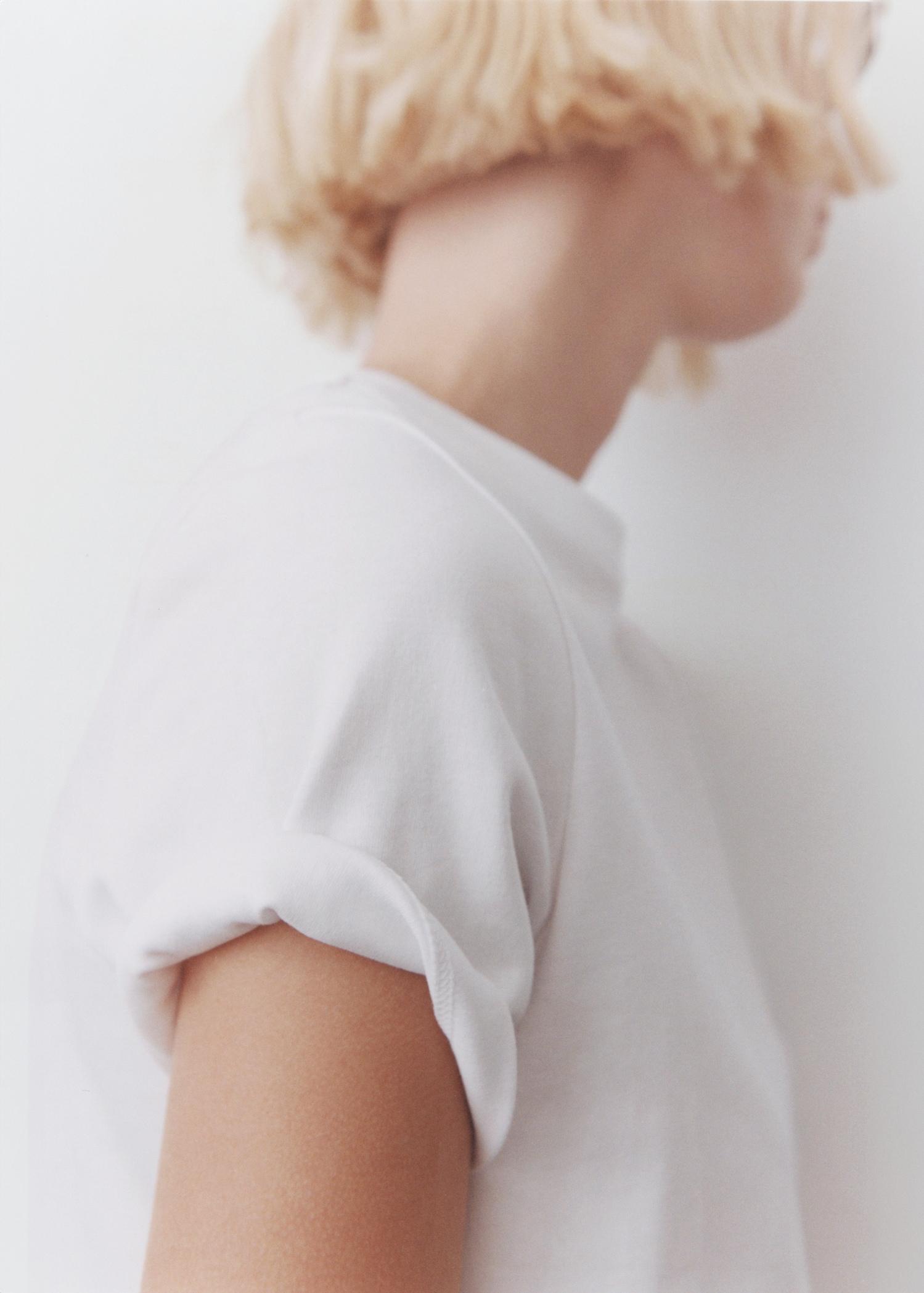 Short-sleeved cotton t-shirt - Women | MANGO USA Product Image