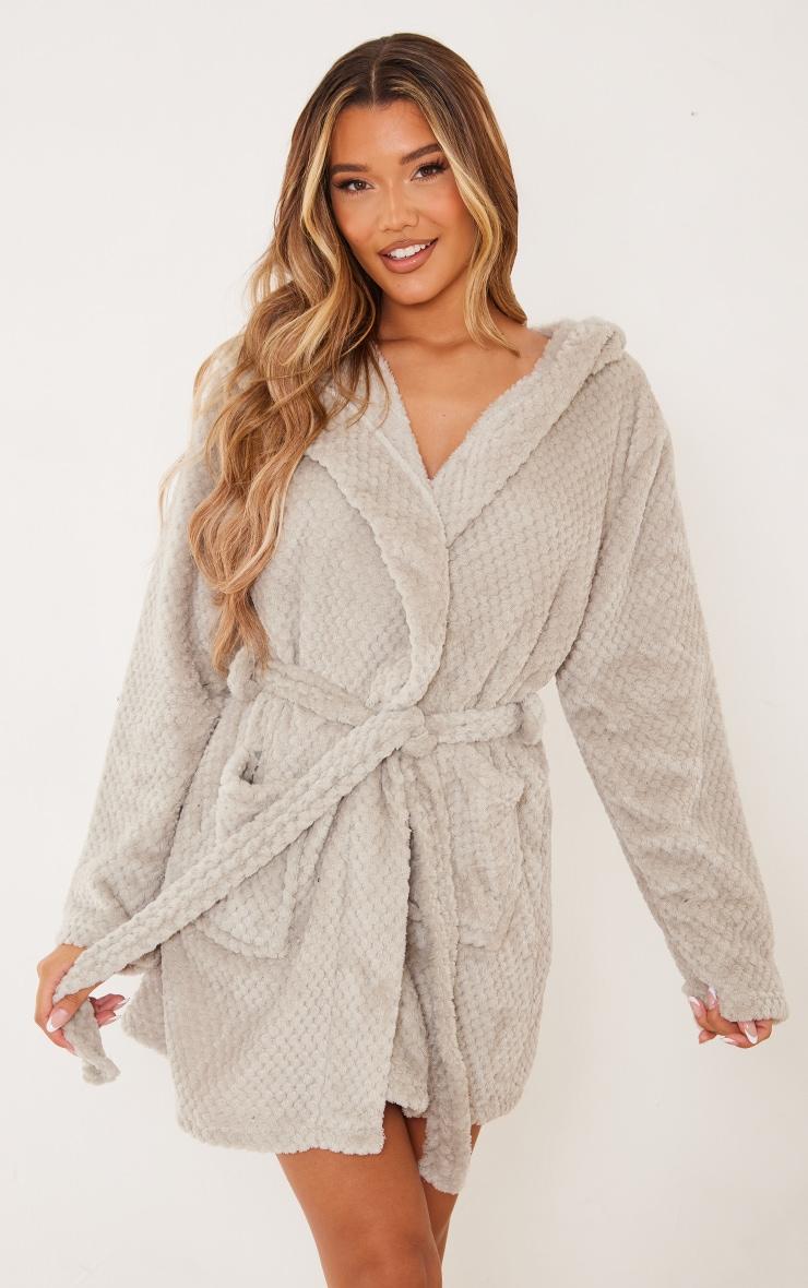 PRETTYLITTLETHING Light Grey Textured Fluffy Bath Robe Product Image