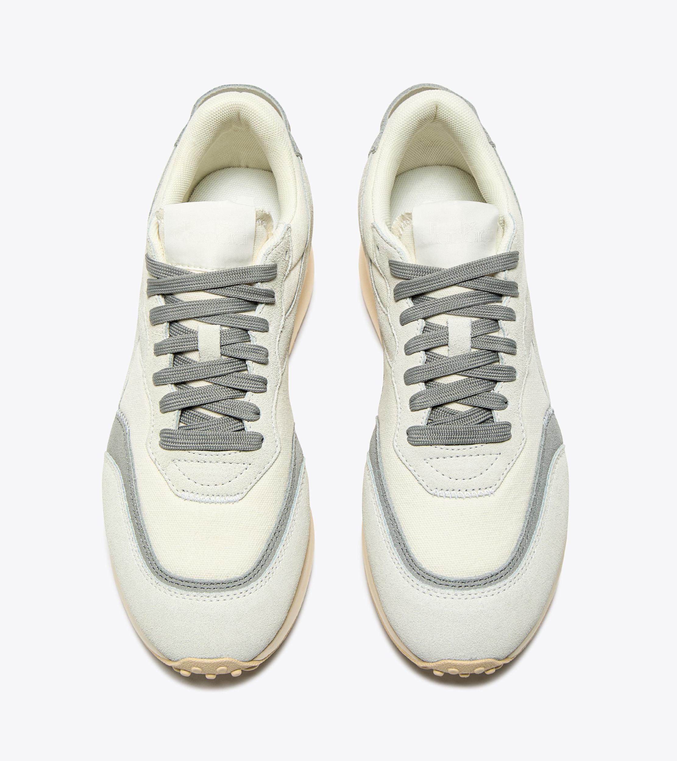 RACE SUEDE SW Product Image