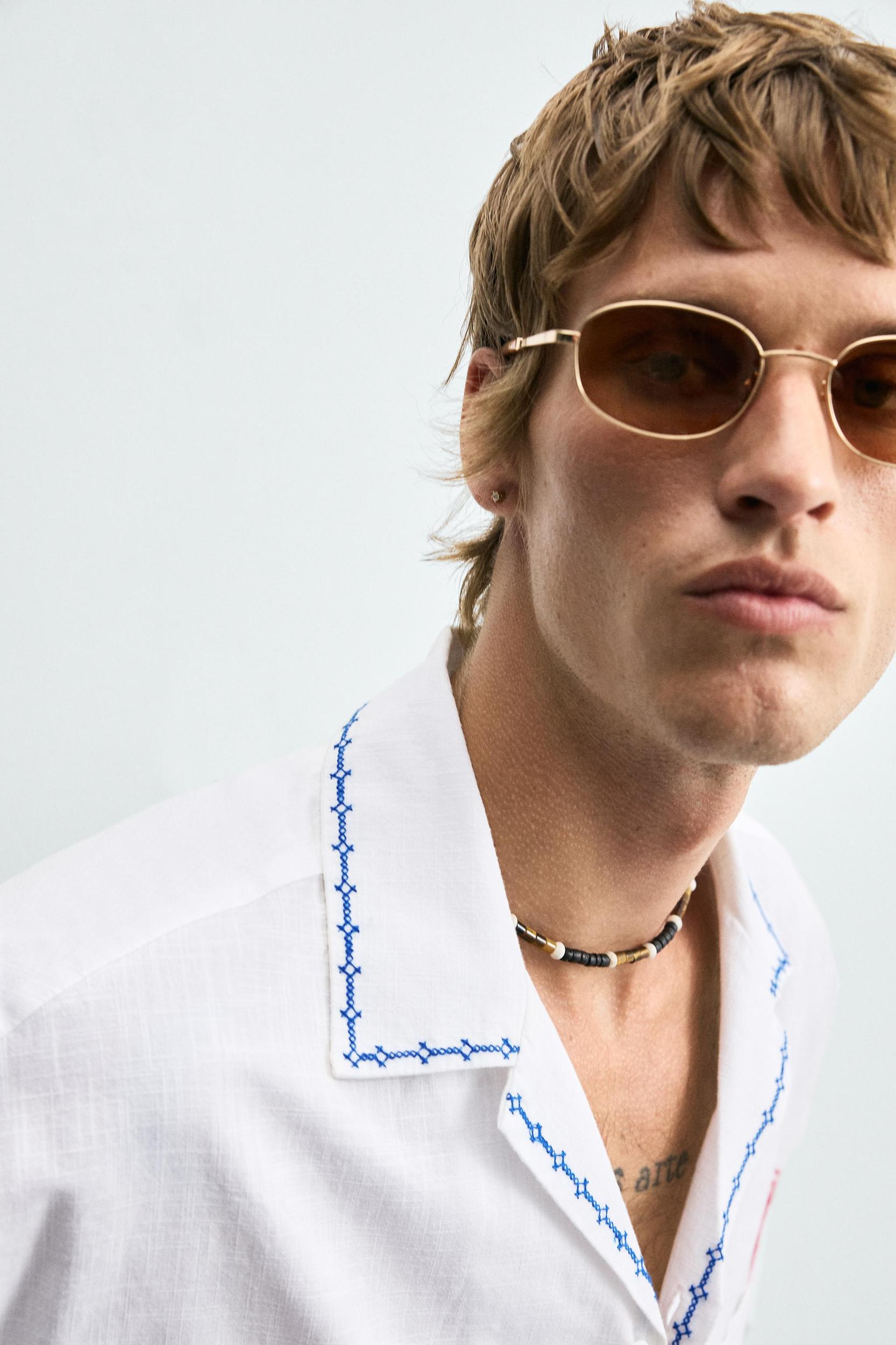 CONTRAST EMBROIDERY SHIRT Product Image