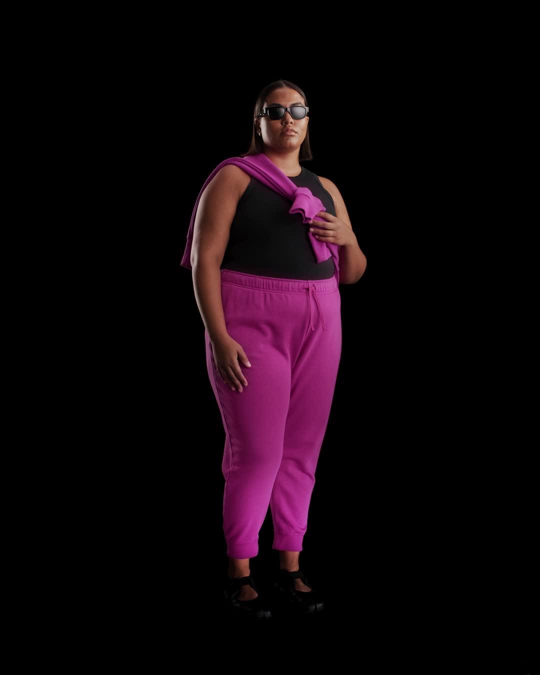 Women's Nike Sportswear Club Fleece Mid-Rise Jogger Pants (Plus Size) Product Image