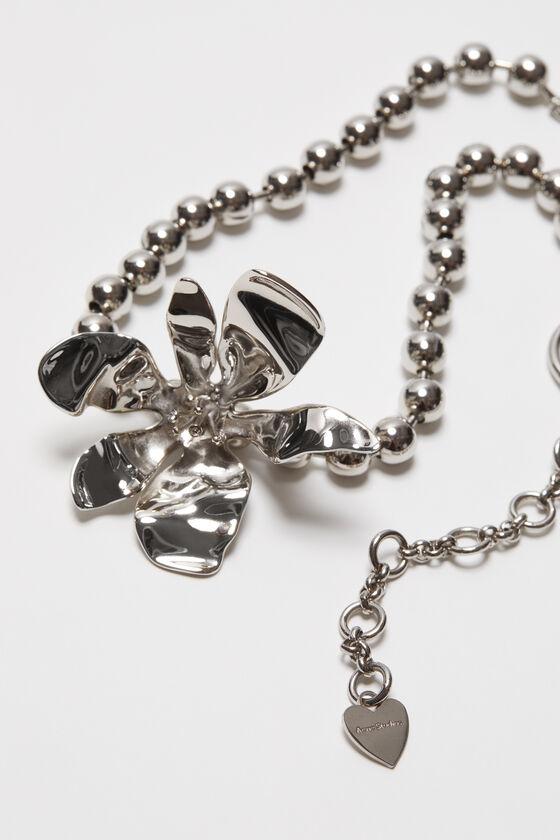 Flower necklace Product Image