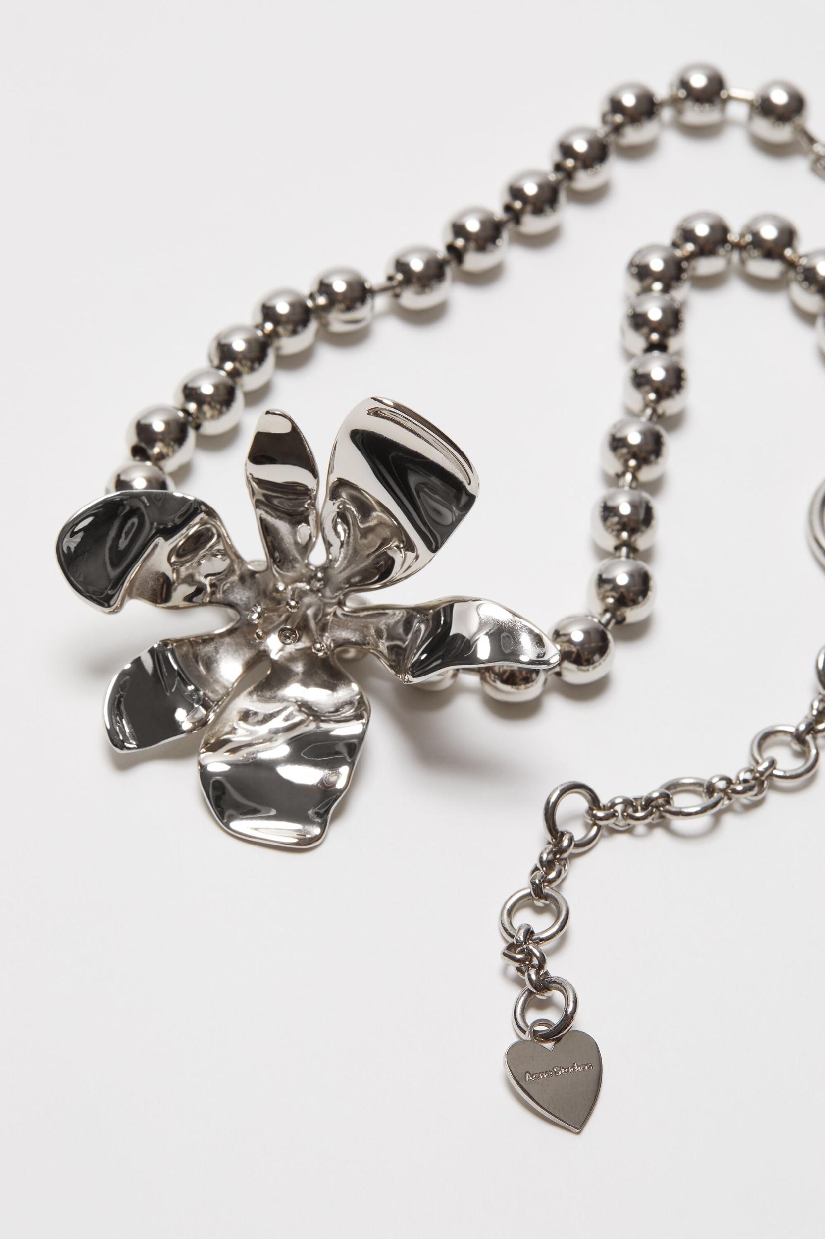 Flower necklace Product Image