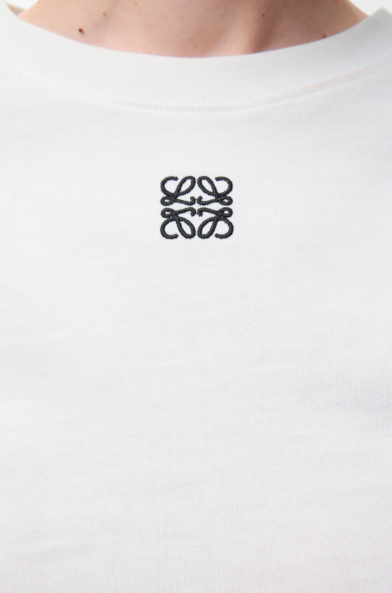 Small fit t-shirt in cotton blend Product Image