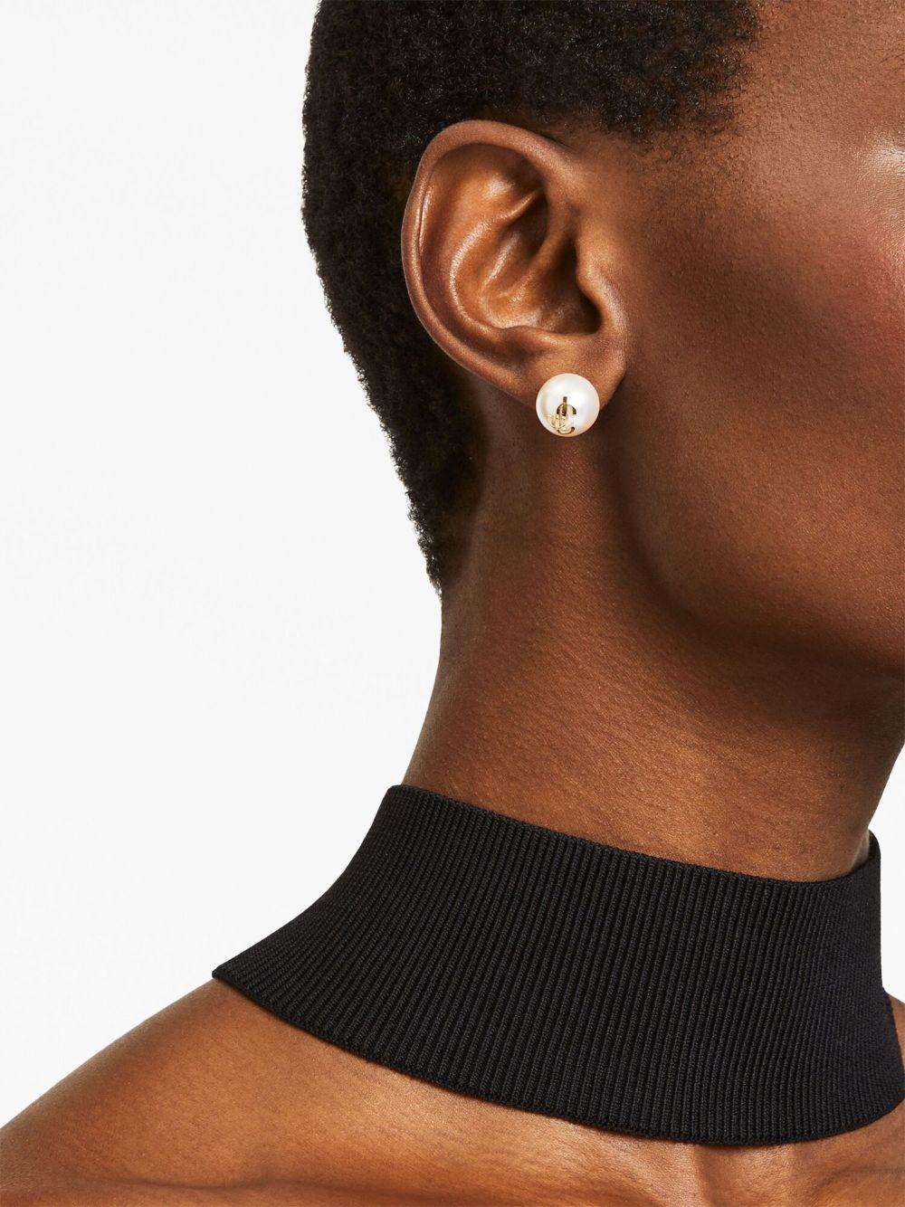 debossed-logo pearl earrings  Product Image